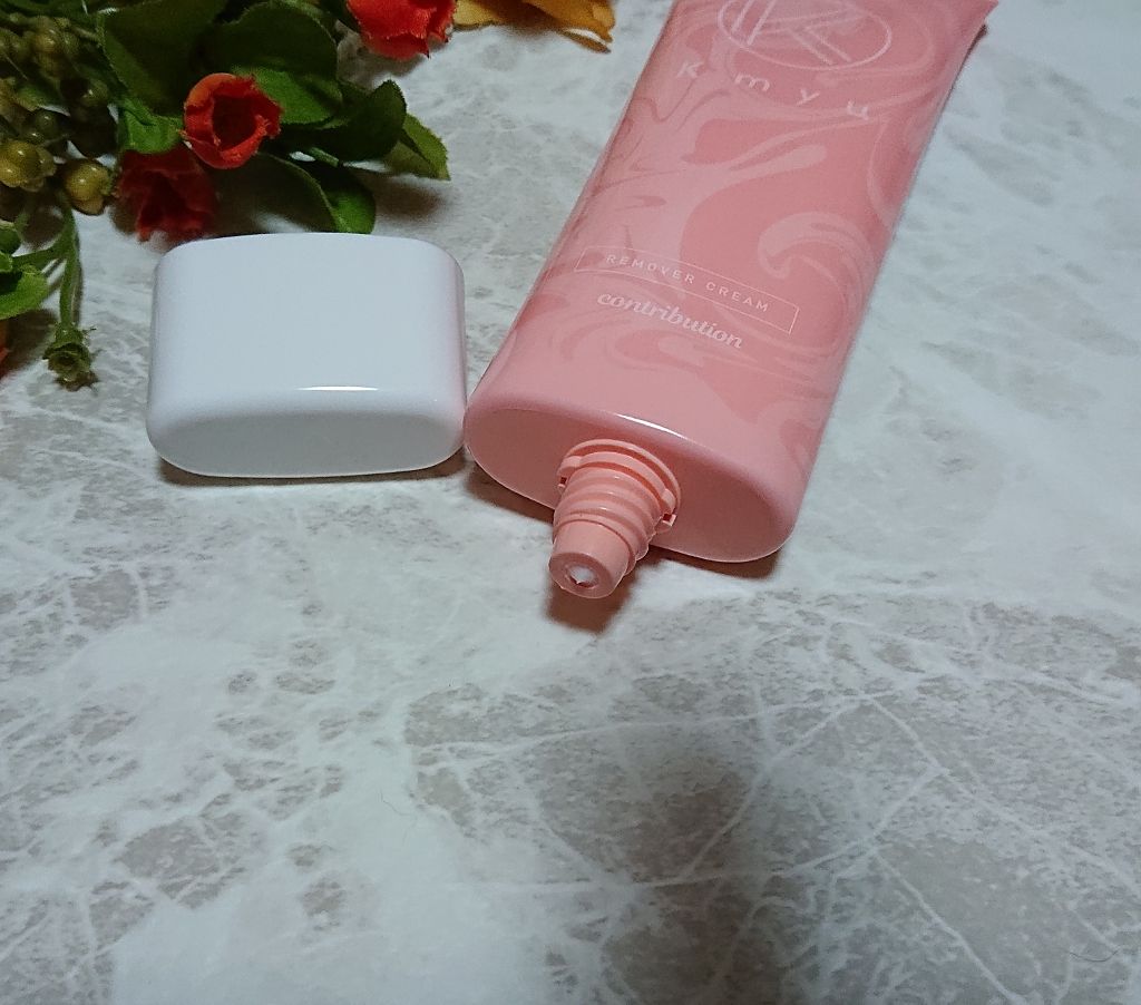 CONTRIBUTION Kmyu(ケミュー)のクチコミ「こちらは簡単かつエステ級の仕上がりが売りの除毛クリームです😁

18種類の植物エキス配合で使用.....」（2枚目）