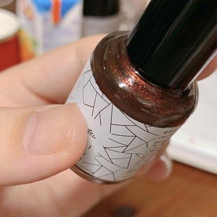 あむ on LIPS 「ついにOSAJIで予約していたアップリフトネイルカラーの新色が..」(4枚目)