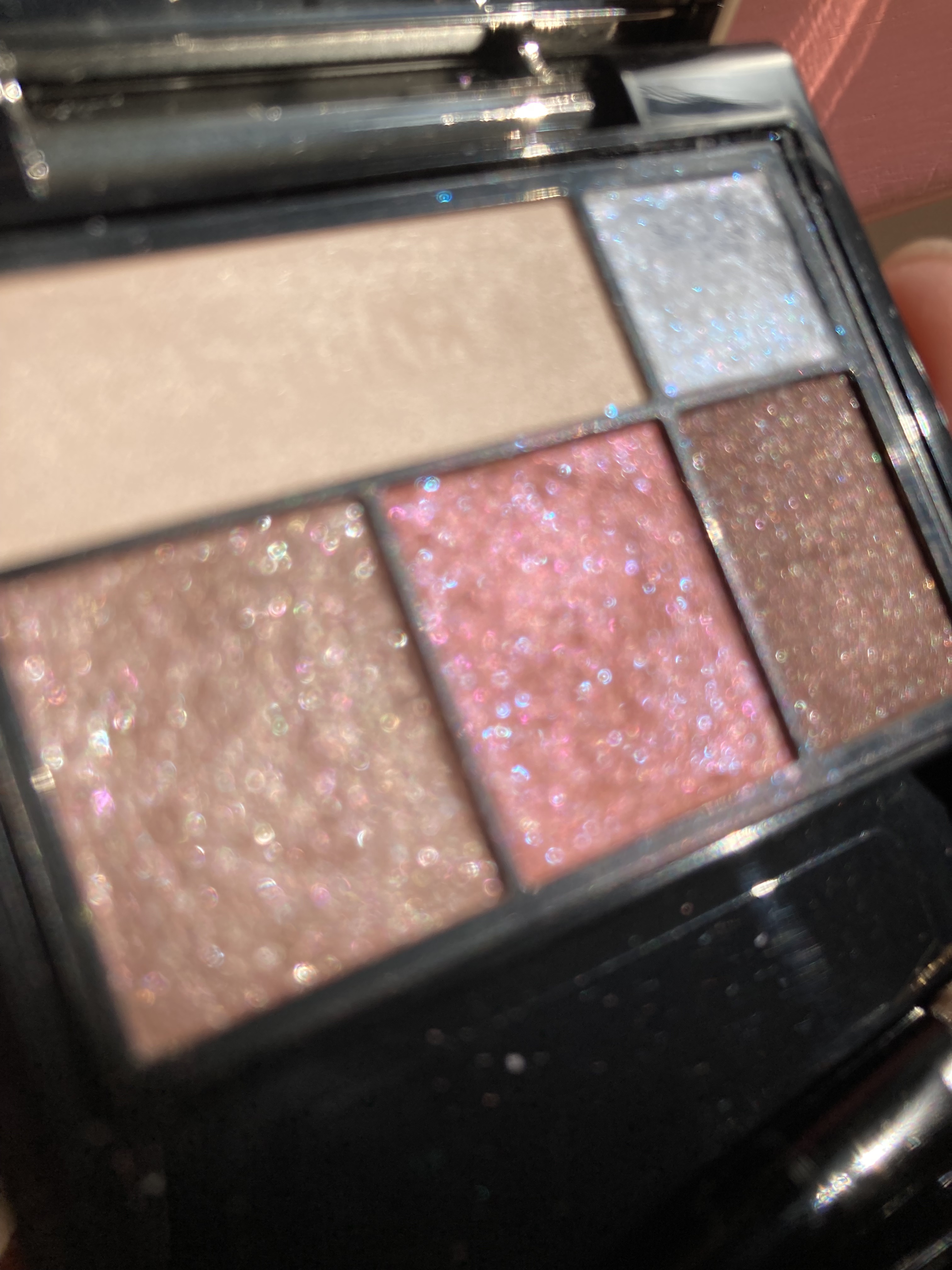 ドラマティックスタイリングアイズ オーロライルミネーションカラー RD302 ロンドンナイト(限定)/マキアージュ/アイシャドウパレットを使ったクチコミ（1枚目）