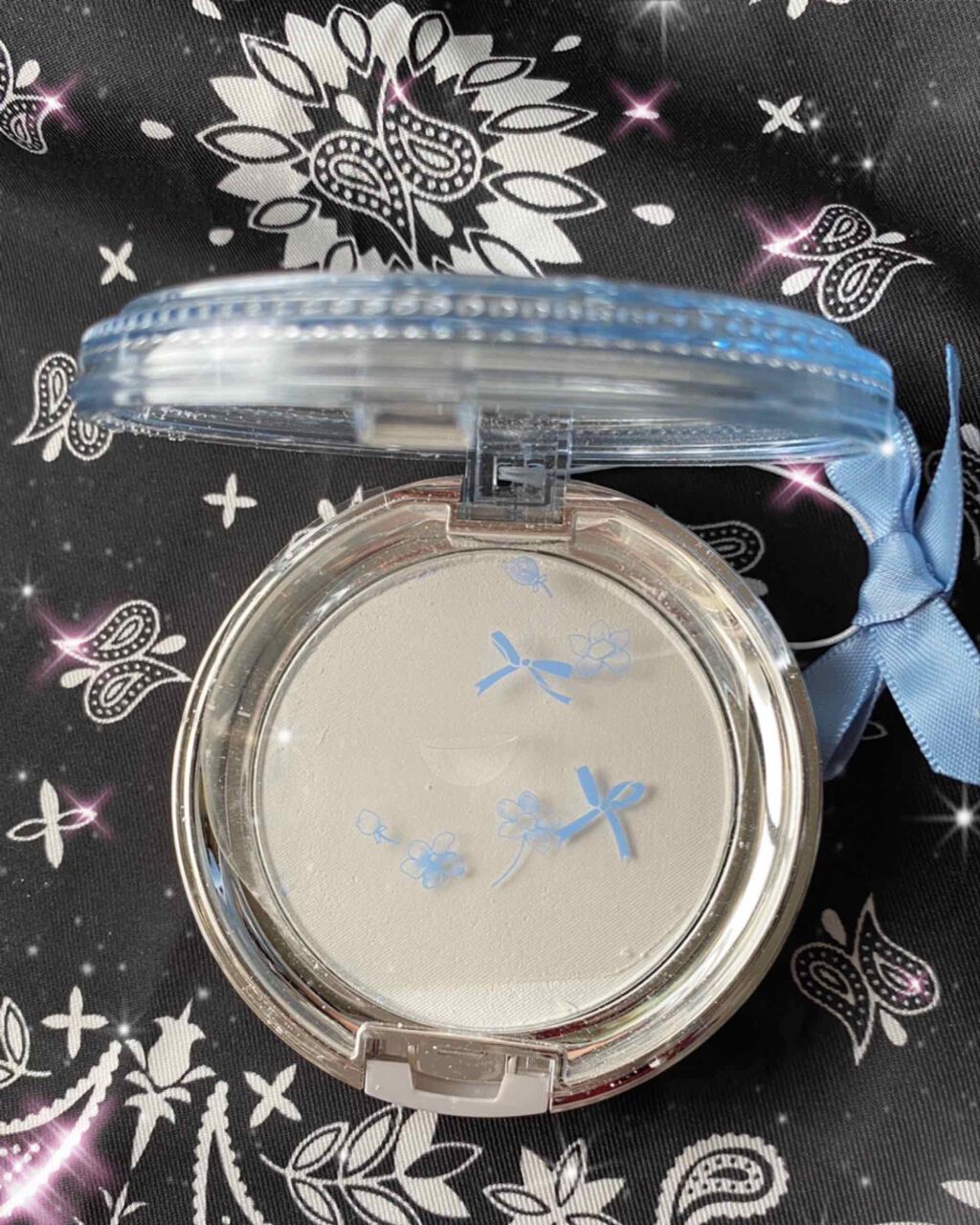 サムシングピュアブルー イノセントフェイスパウダー/JILL STUART/プレストパウダーを使ったクチコミ(2枚目)