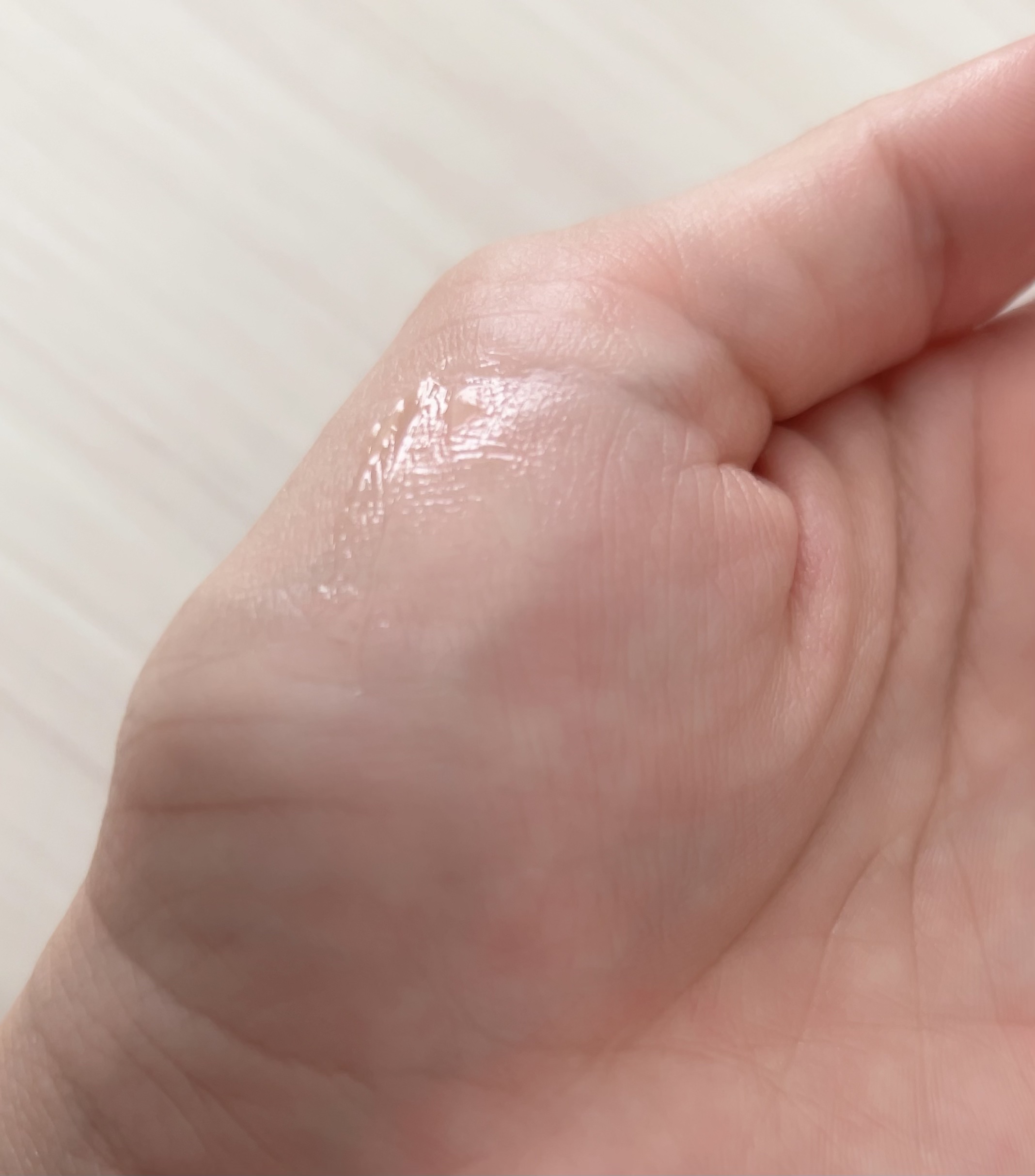 ニベア　ロイヤルブルーリップ　濃密美容ケア/ニベア/リップ美容液を使ったクチコミ（3枚目）