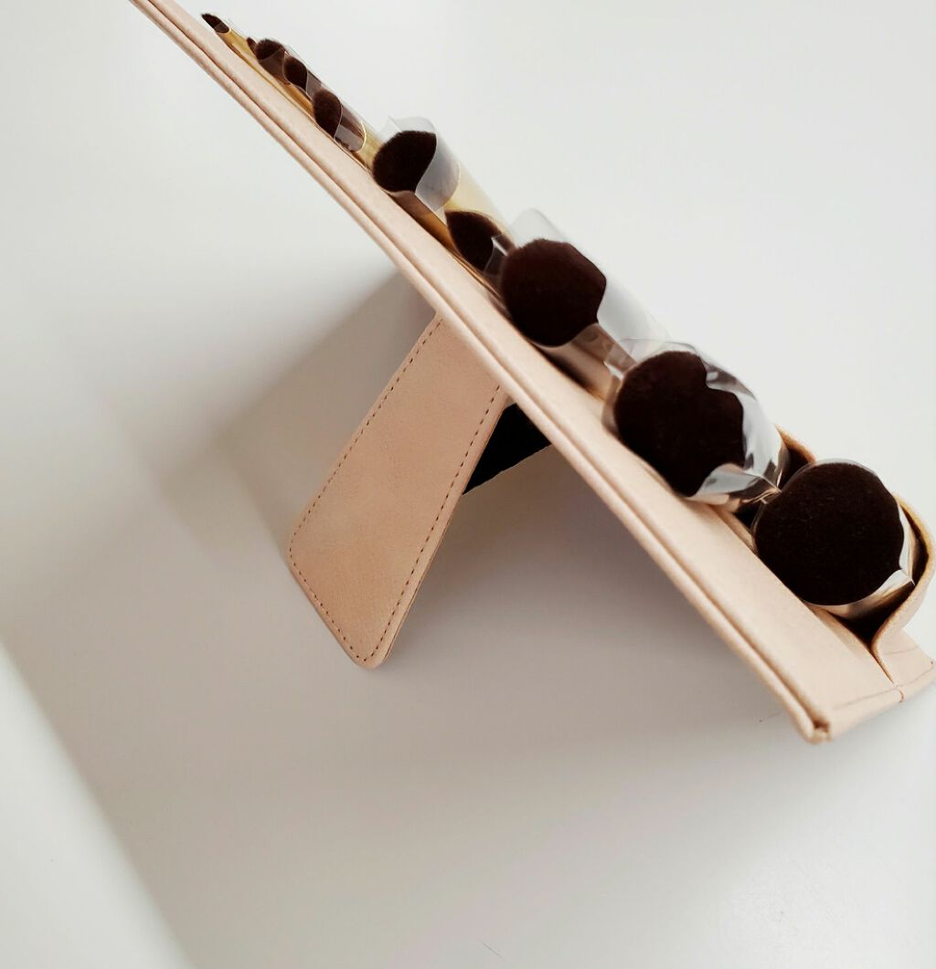 事務のゆきちゃん2 on LIPS 「マリリン シックスプラス コラボ メイクブラシセット 5390..」(2枚目)