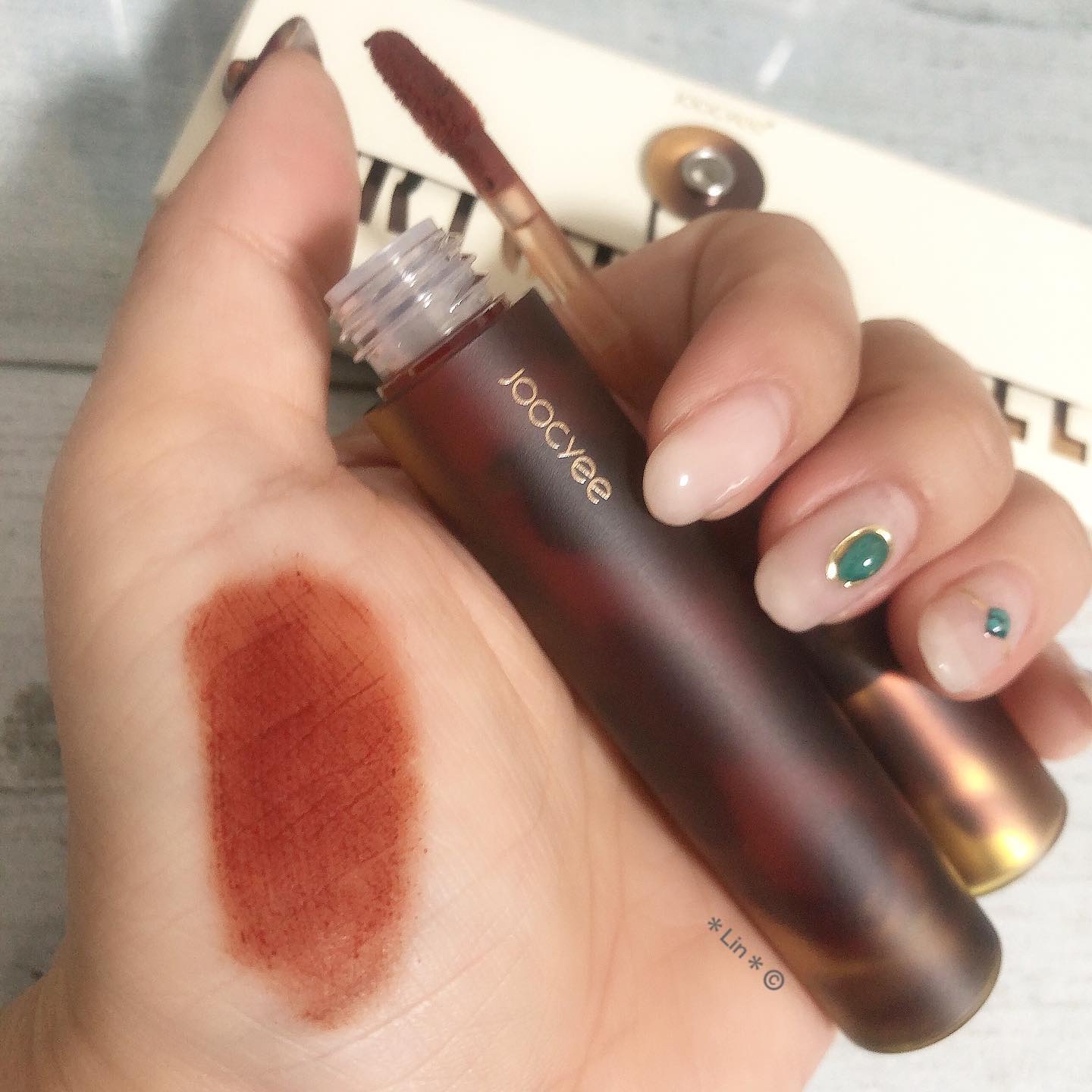 琥珀セミマットリップ V07 琥珀シロップ/Joocyee/口紅を使ったクチコミ（2枚目）