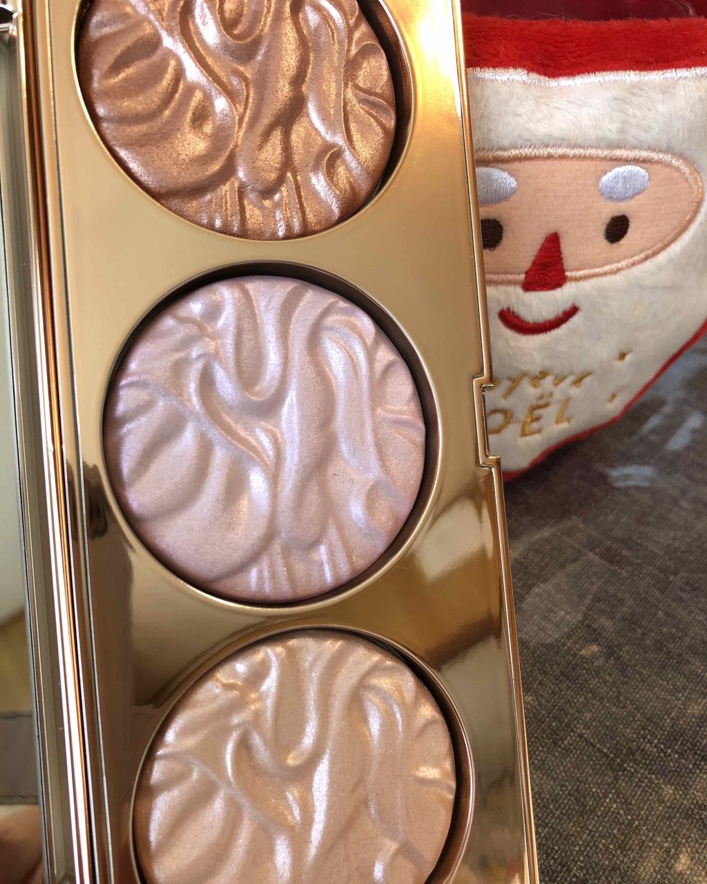 ペイント ウィズ ライト ラディアント フェイス イルミネーター トリオ/ローラ メルシエ/プレストパウダーを使ったクチコミ(1枚目)