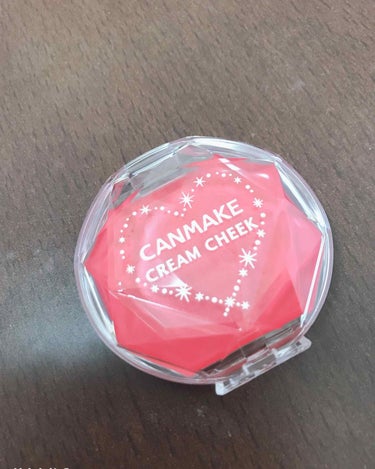 CANMAKE キャンメイク
クリームチーク  14

クチコミを見て購入。

ほんのり色付く感じ。
でもしっかり色が見えるというか😶😶❤️

とりあえず可愛い…♡♡


ぼかし方は要練習だなあ😇❤️❤