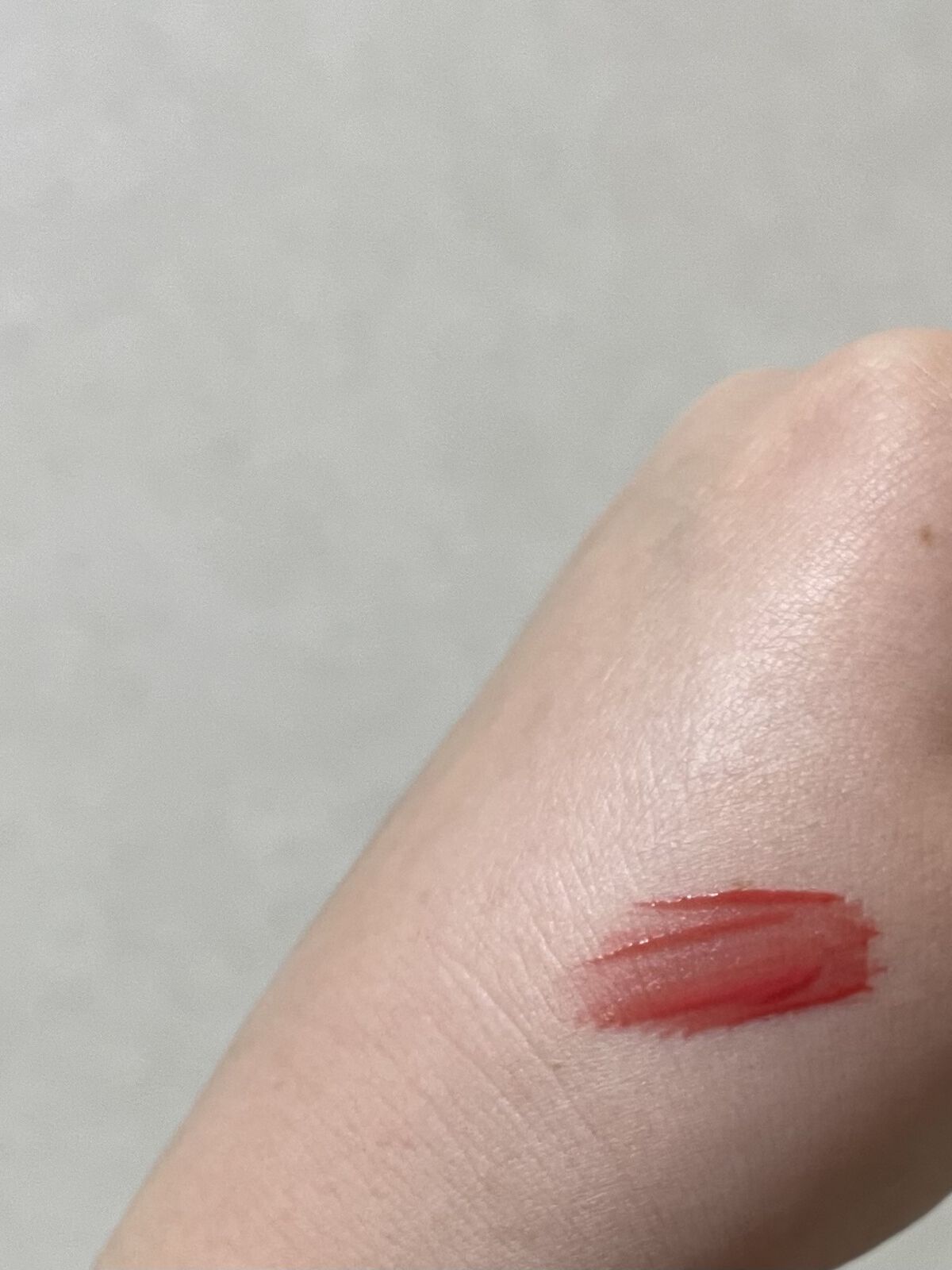 ウォーターブラーリングフィクシングティント/wakemake/リップティントを使ったクチコミ（2枚目）