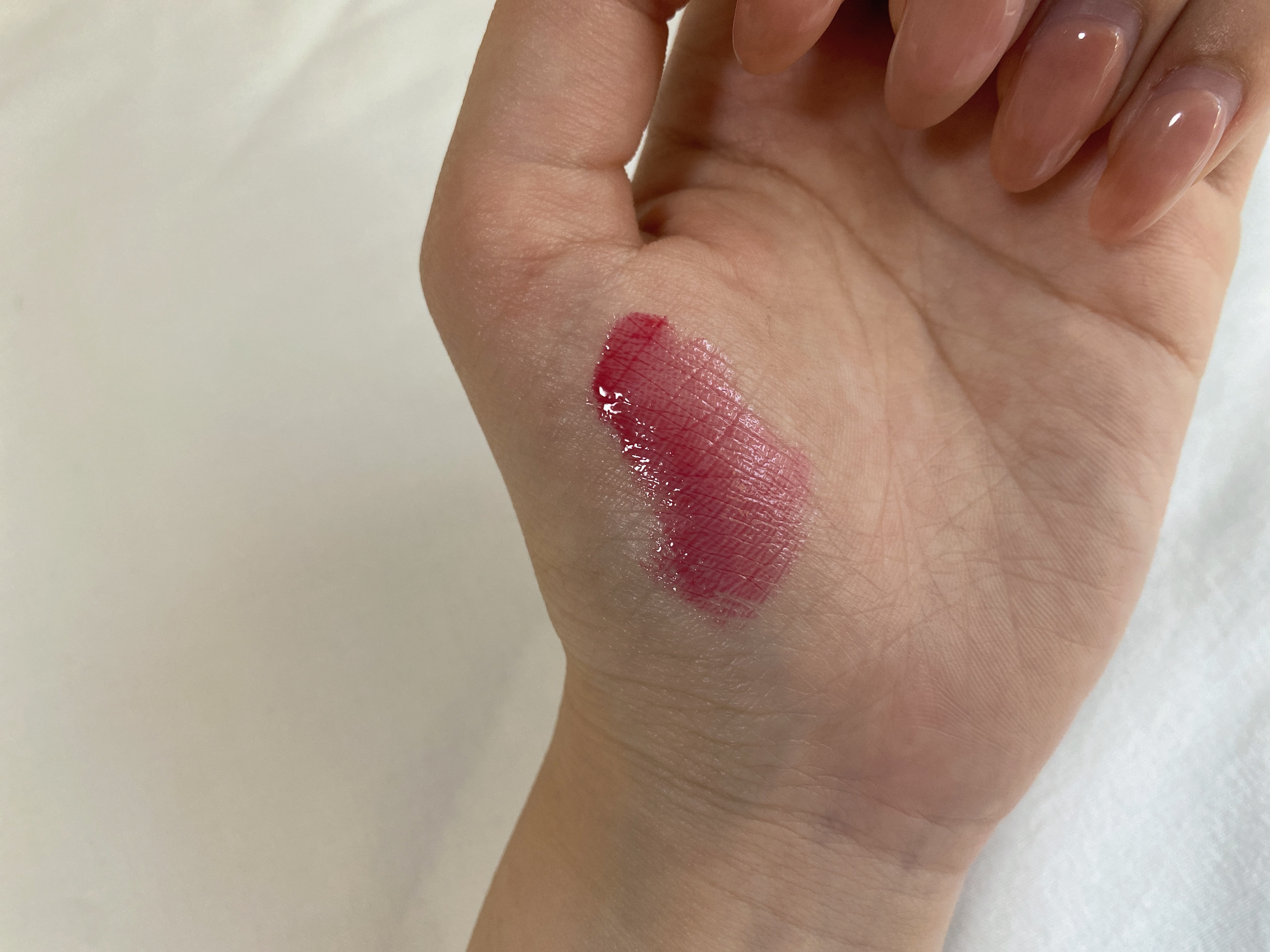 グラスティングカラーグロス 08 チェリーアップ(CHERRY UP)/rom&nd/リップグロスを使ったクチコミ（3枚目）