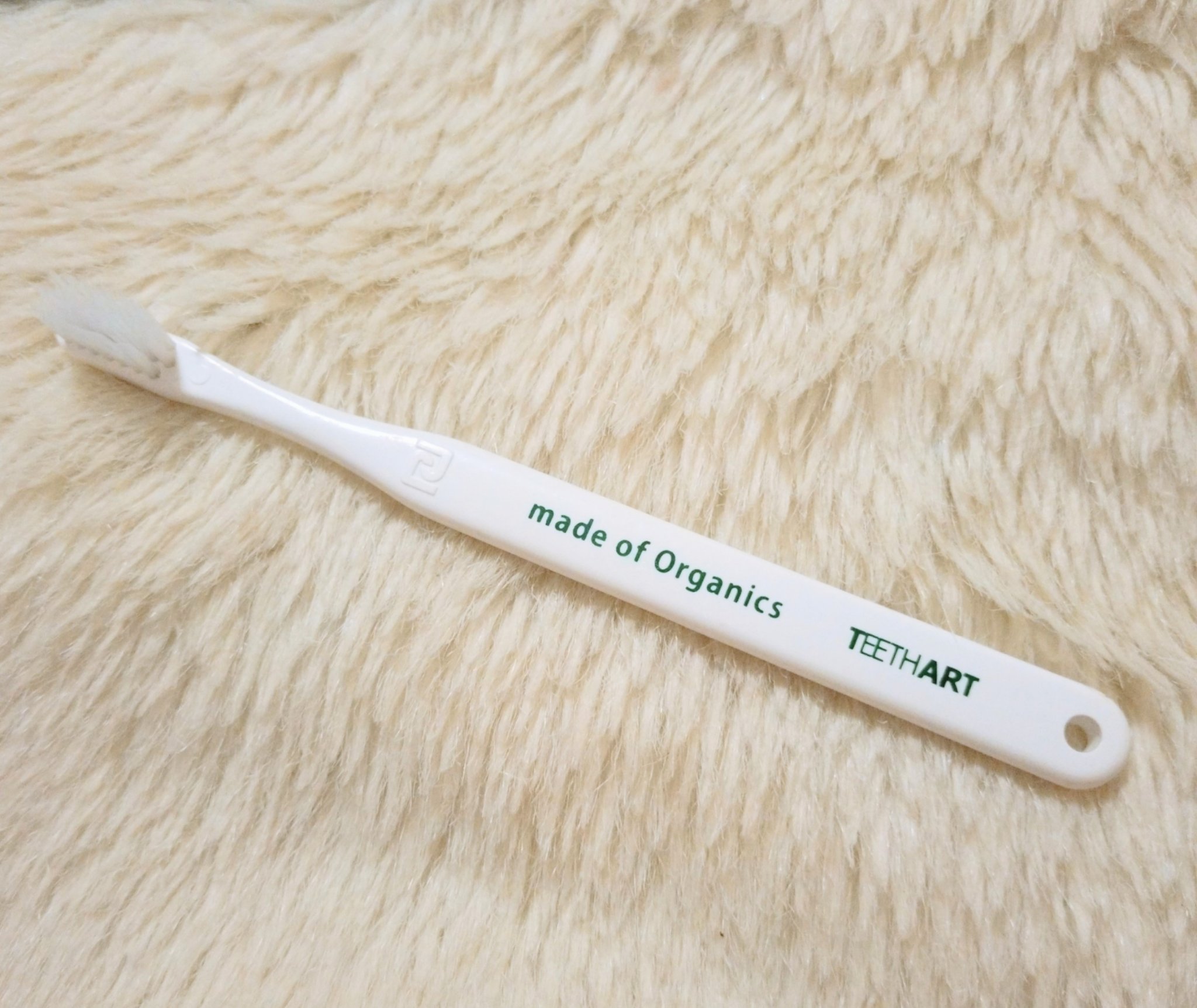 メイドオブオーガニクス×ティースアート ホワイトニング専用ハブラシ（ホワイト）/made of Organics/歯ブラシを使ったクチコミ（2枚目）