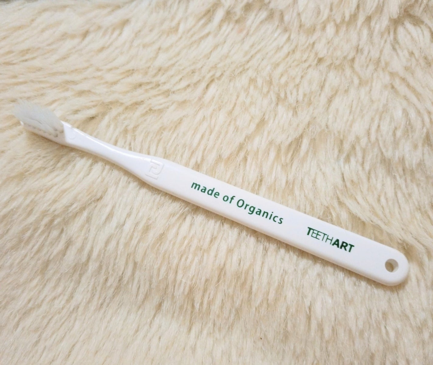 メイドオブオーガニクス×ティースアート ホワイトニング専用ハブラシ(ホワイト)/made of Organics/歯ブラシを使ったクチコミ(2枚目)