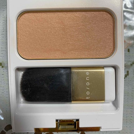トーン ペタル チーク/to/one/パウダーチークを使ったクチコミ(2枚目)