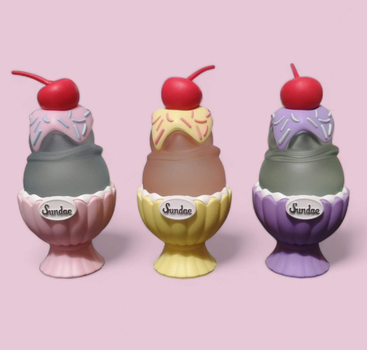 アナスイからサンデーのミニ香水

これめっちゃ待ってた！！！！
香り嗅いでから買おうと思ってたんだけど
あいにく嗅げるとこがなく(笑)ミニを買うことに。
実店舗以外にもドンキ・ビッグカメラ・ヨドバシカメラとかにもあるみたい。

香り自体は左