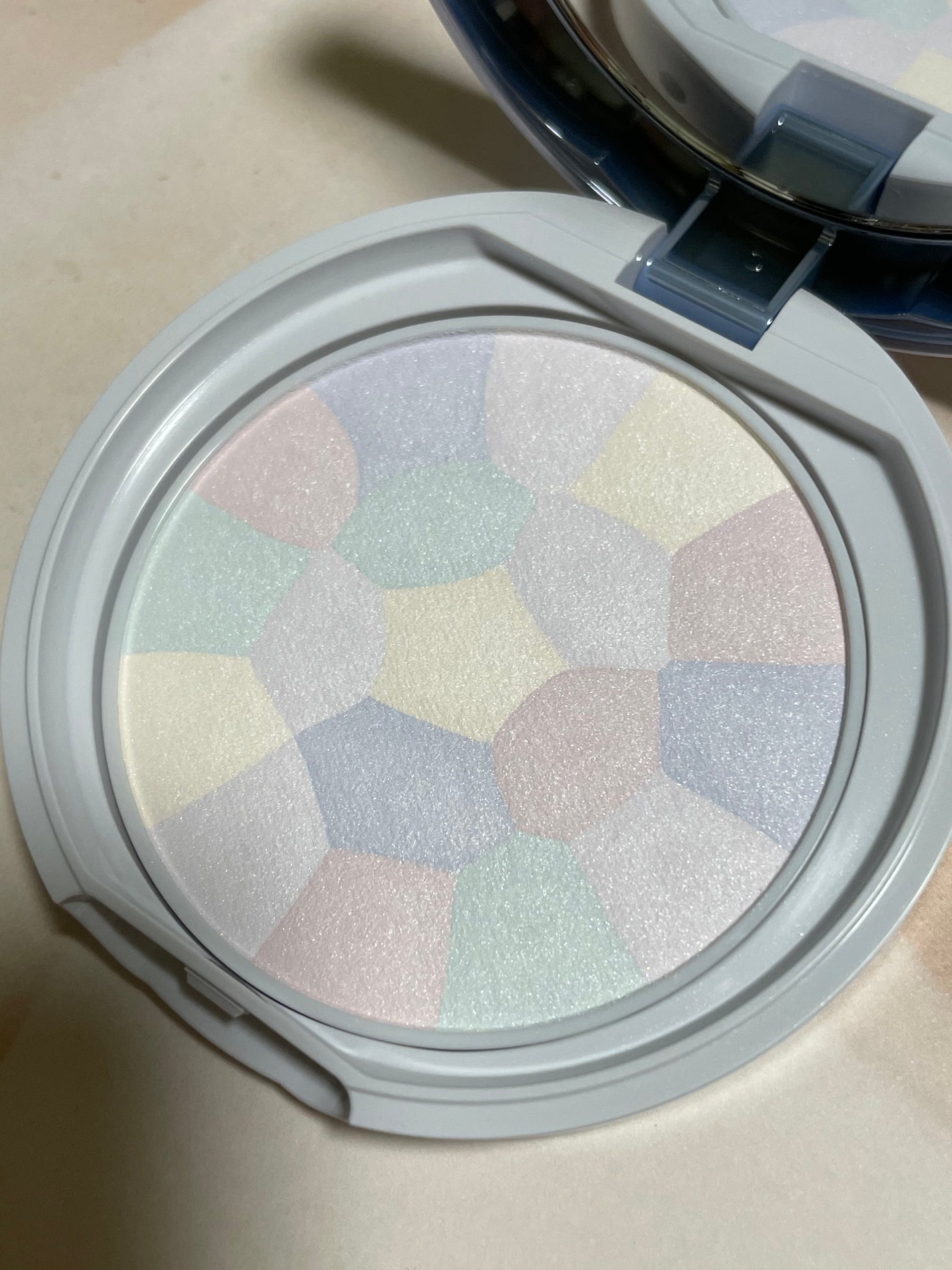 イルミネイティングフィニッシュパウダー ~Abloom~/キャンメイク/プレストパウダーを使ったクチコミ(3枚目)