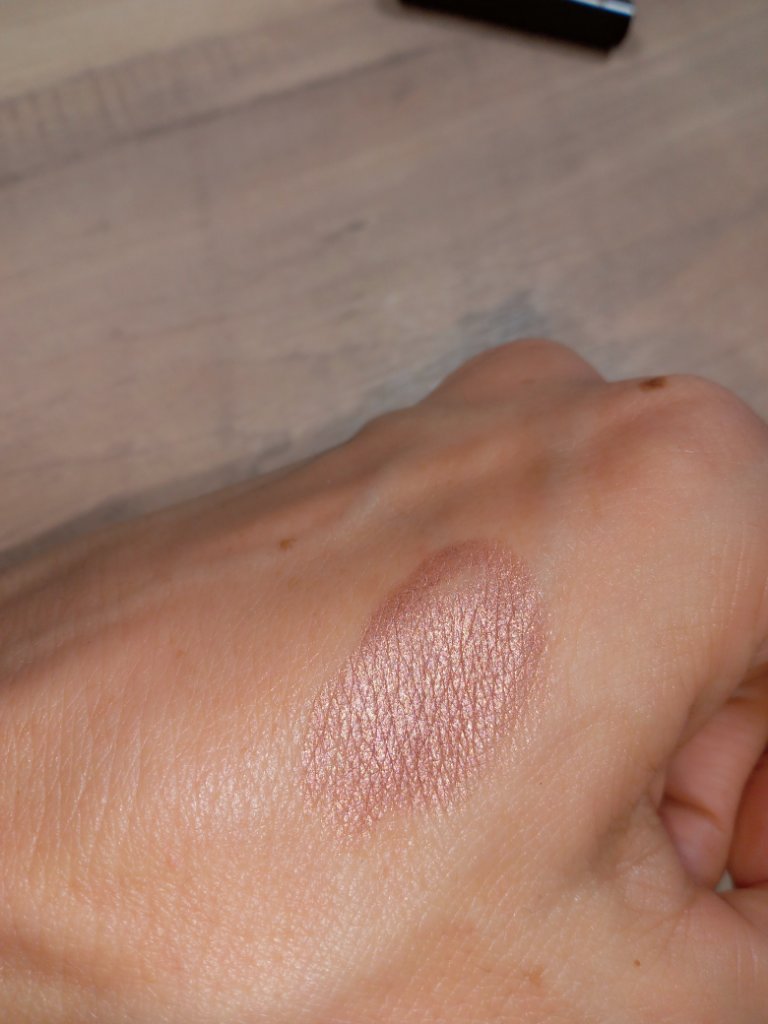 キャビアスティック アイカラー 42 STRAPLESS/ローラ メルシエ/スティックアイシャドウを使ったクチコミ（2枚目）