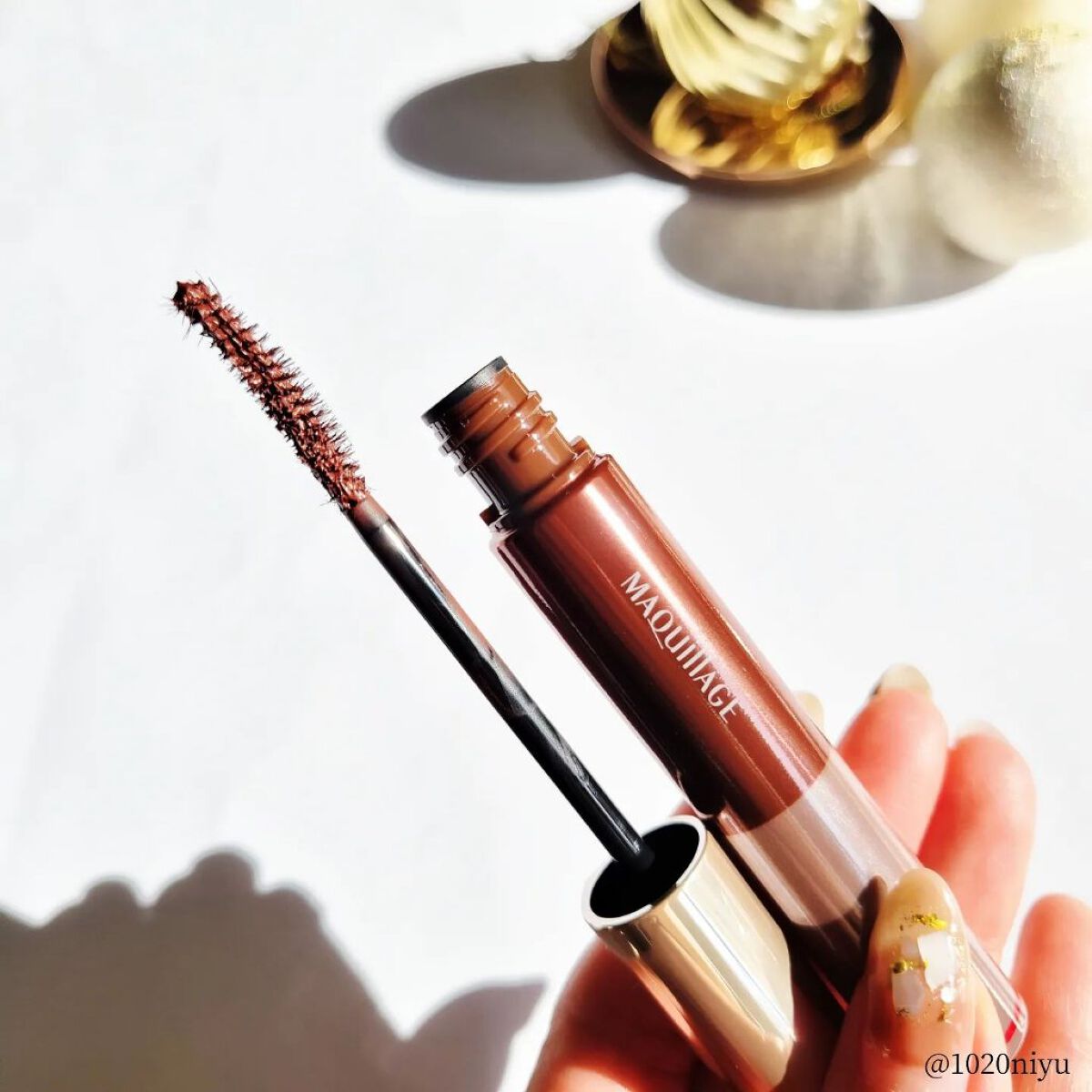 2022年冬新作マスカラ】ドラマティックエッセンスマスカラ (ロング