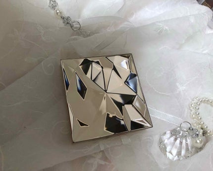 クレ・ド・ポー ボーテ レオスールデクラ/クレ・ド・ポー ボーテ/パウダーハイライトを使ったクチコミ(4枚目)