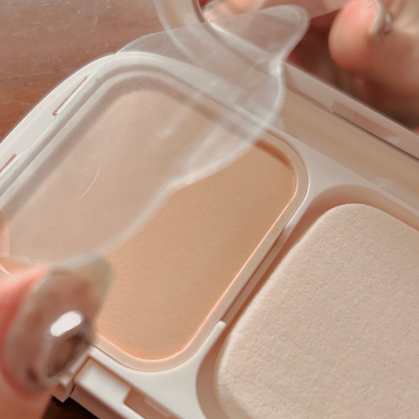 A-s on LIPS 「medialuxeのパウダーファンデーション色は01明るめ最初..」(2枚目)