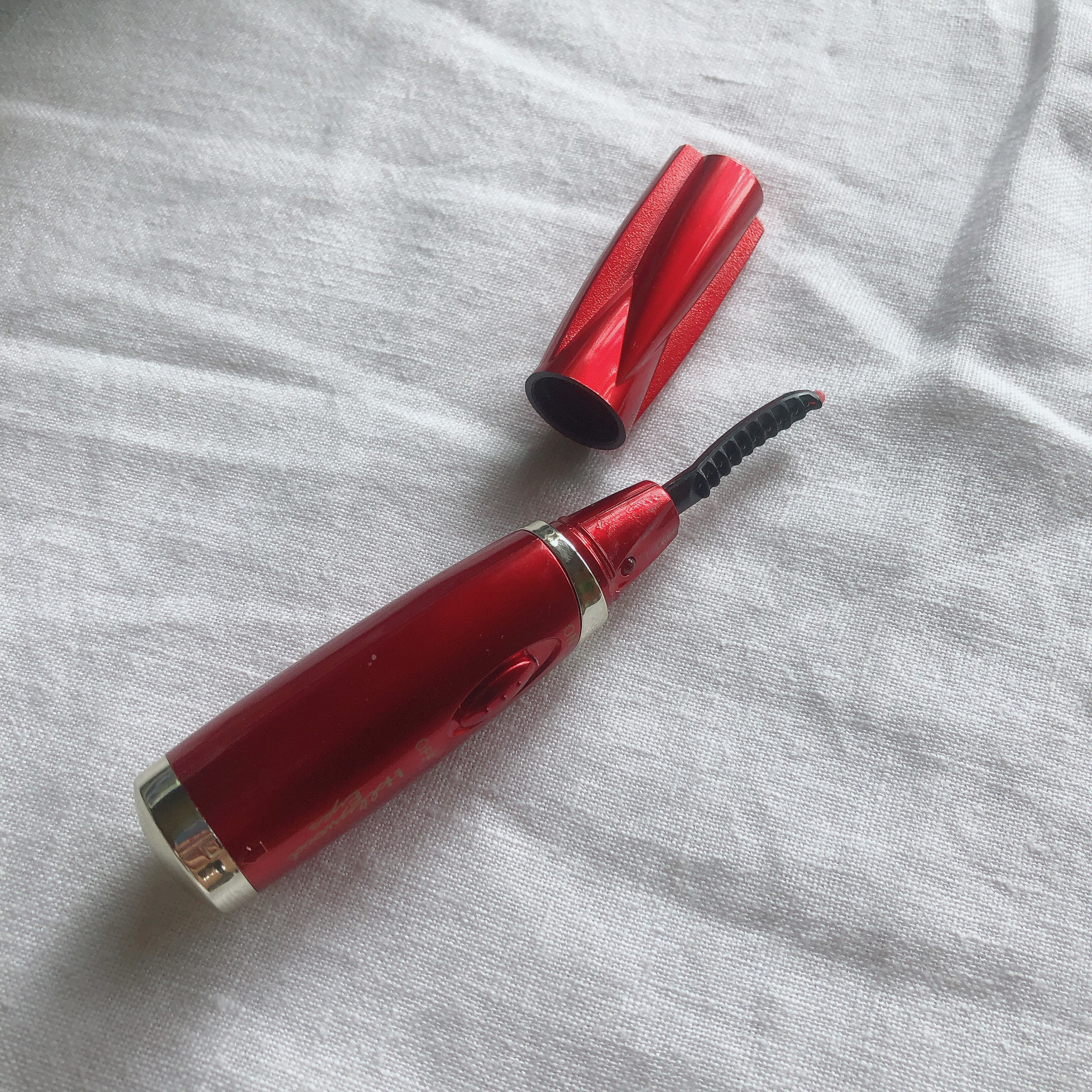 ホットアイラッシュ・カーラー/ハリウッドアイズ/ホットビューラーを使ったクチコミ（1枚目）