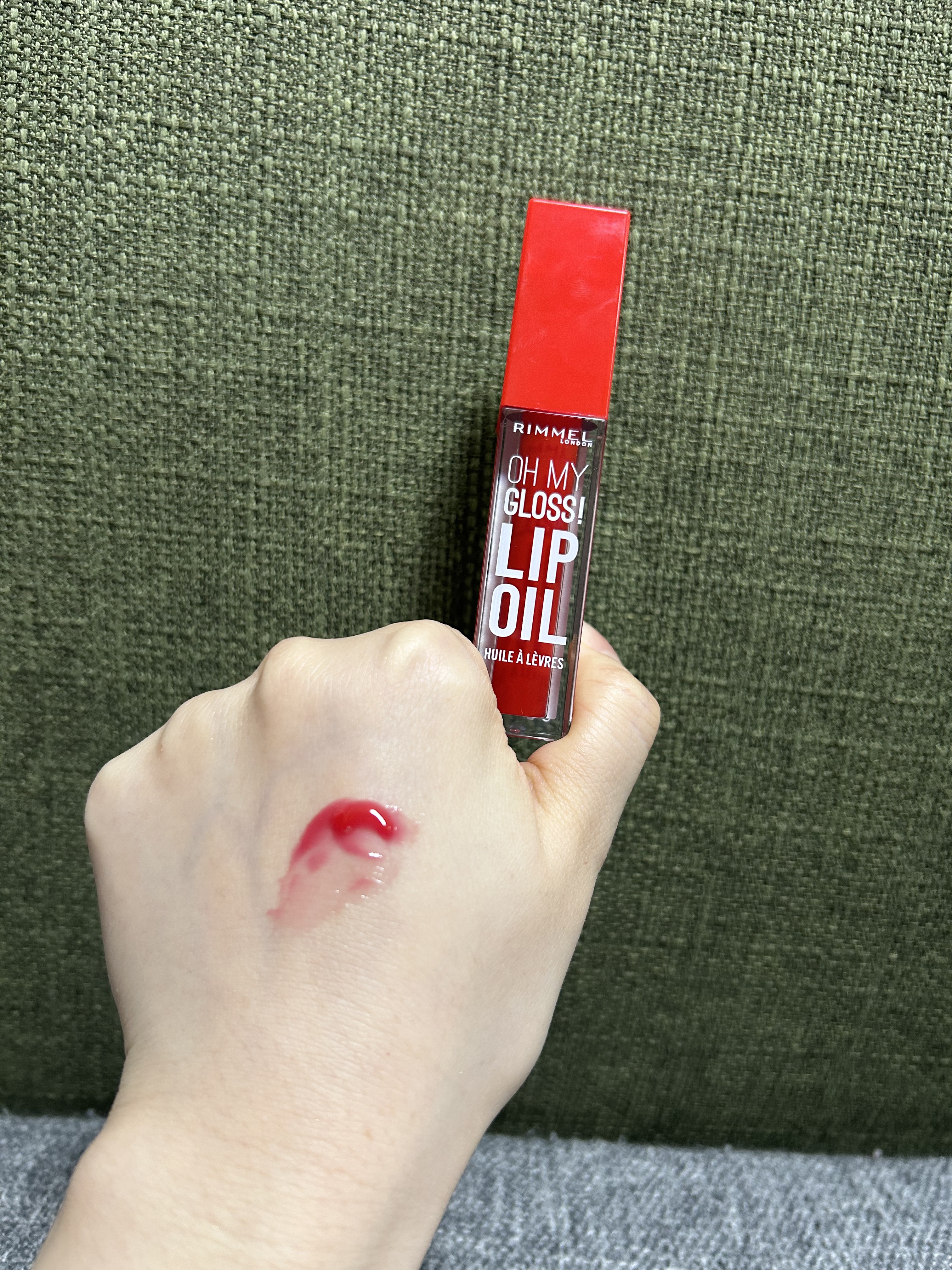 オーマイグロス リップオイル 004 ビビッドレッド(ザクロの香り)/リンメル ロンドン/リップグロスを使ったクチコミ（2枚目）