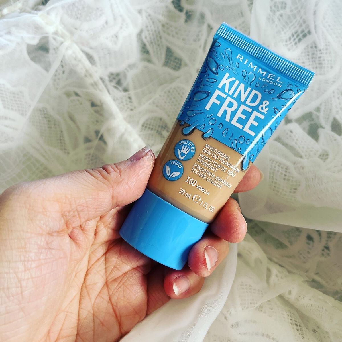 カインド&フリー モイストスキンティント/リンメル ロンドン/リキッドファンデーションを使ったクチコミ(3枚目)