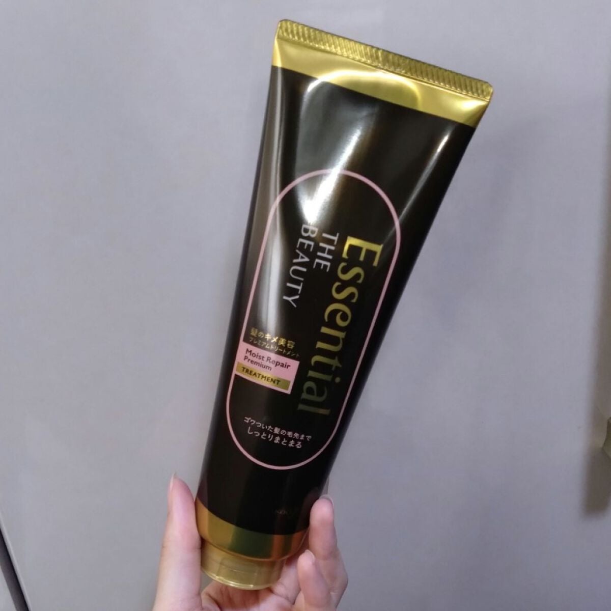 THE BEAUTY 髪のキメ美容プレミアムトリートメント<モイストリペアプレミアム>/エッセンシャル/洗い流すヘアトリートメントを使ったクチコミ(1枚目)