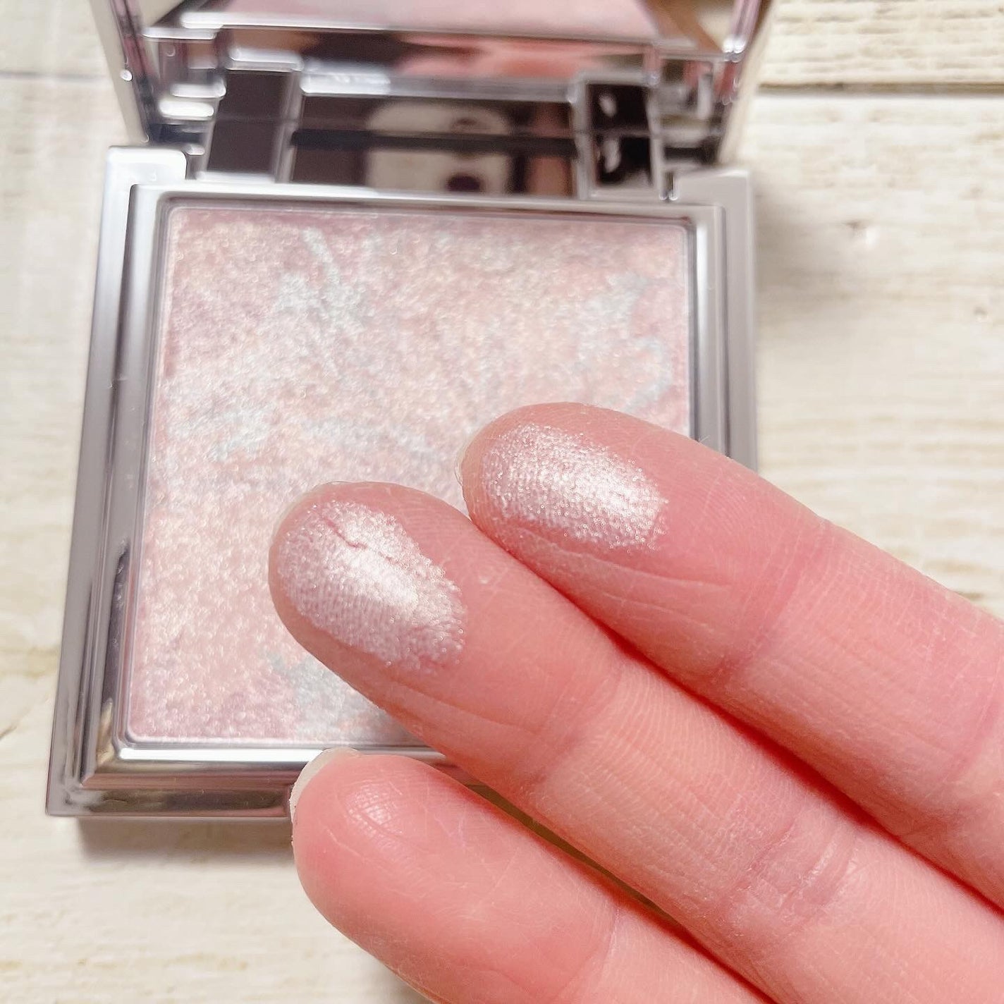 スキンルミナスハイライター/DEAR DAHLIA/パウダーハイライトを使ったクチコミ(3枚目)