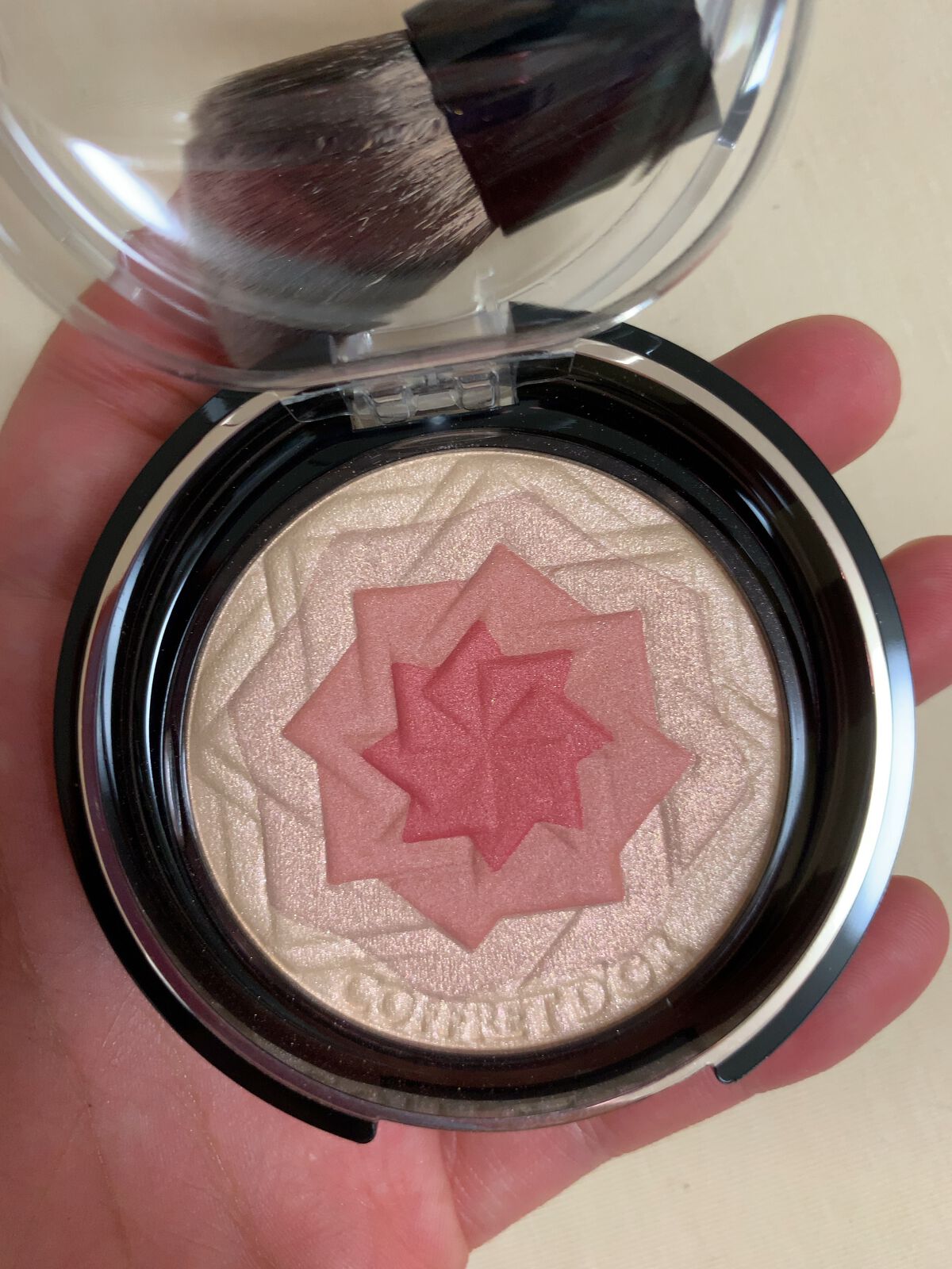 スマイルアップチークスＳ 01​ サーモンピンク​/コフレドール/パウダーチークを使ったクチコミ（1枚目）