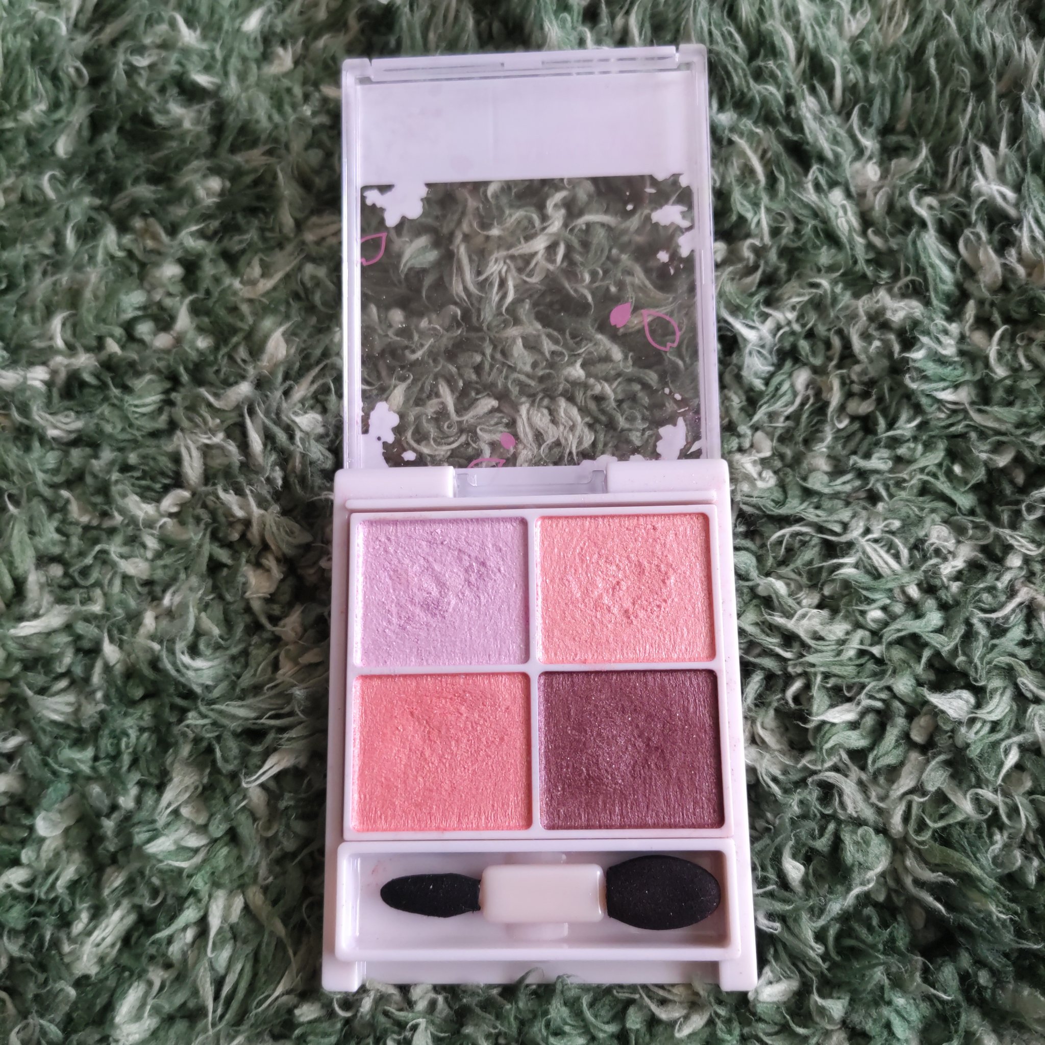 シルキースフレアイズ 11  ブロッサムシャワー/キャンメイク/アイシャドウパレットを使ったクチコミ（2枚目）