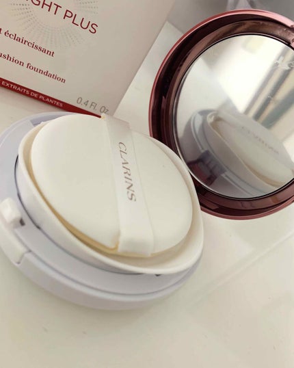 エヴァーラスティング クッションファンデーション/CLARINS/クッションファンデーションを使ったクチコミ(2枚目)