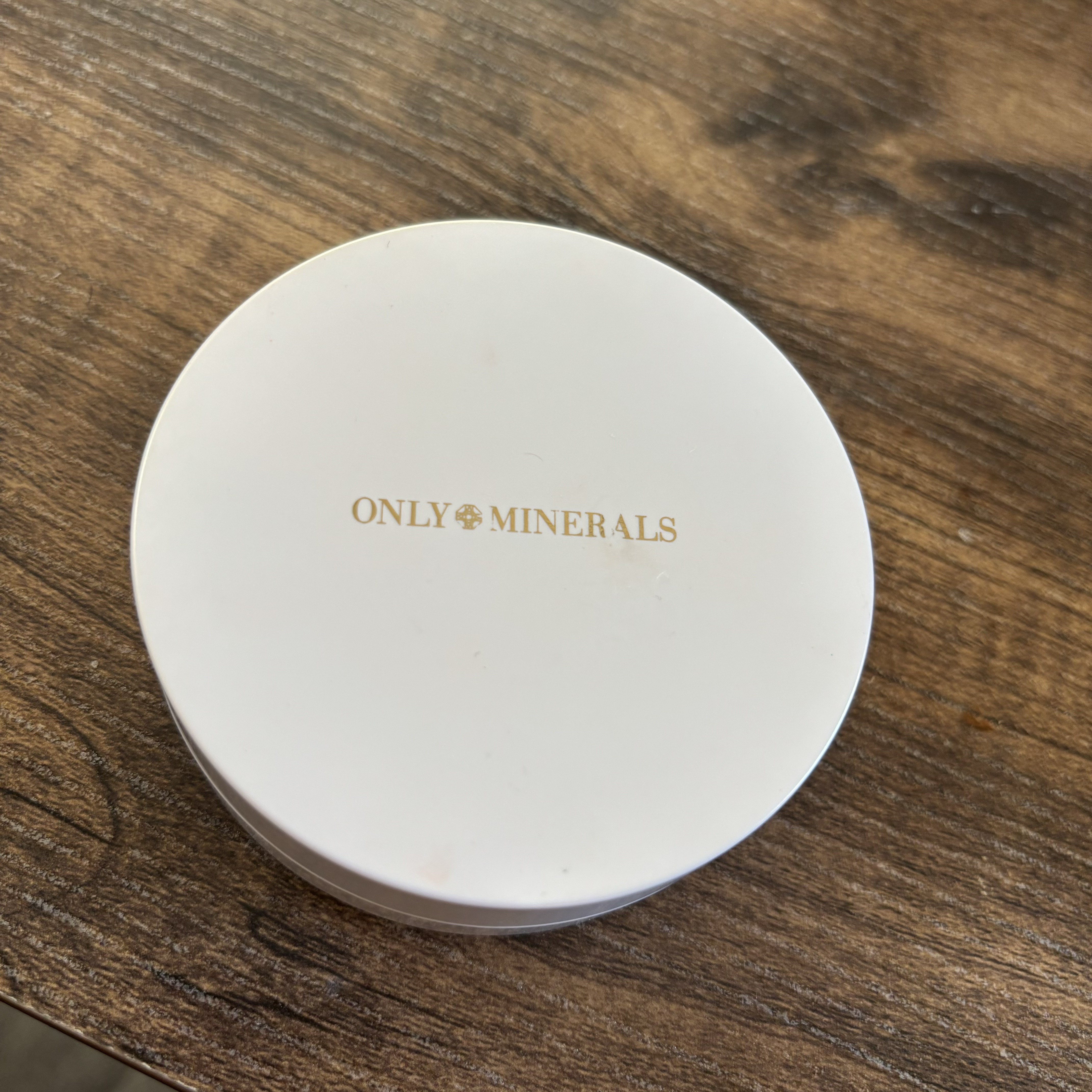 ONLY MINERALS ミネラルトーンアップクッションBB のクチコミ「もう既に1個使い切ってこれも使い切りそうなほど
愛用しているクッションファンデ❤️‍🔥❤️‍🔥.....」（1枚目）