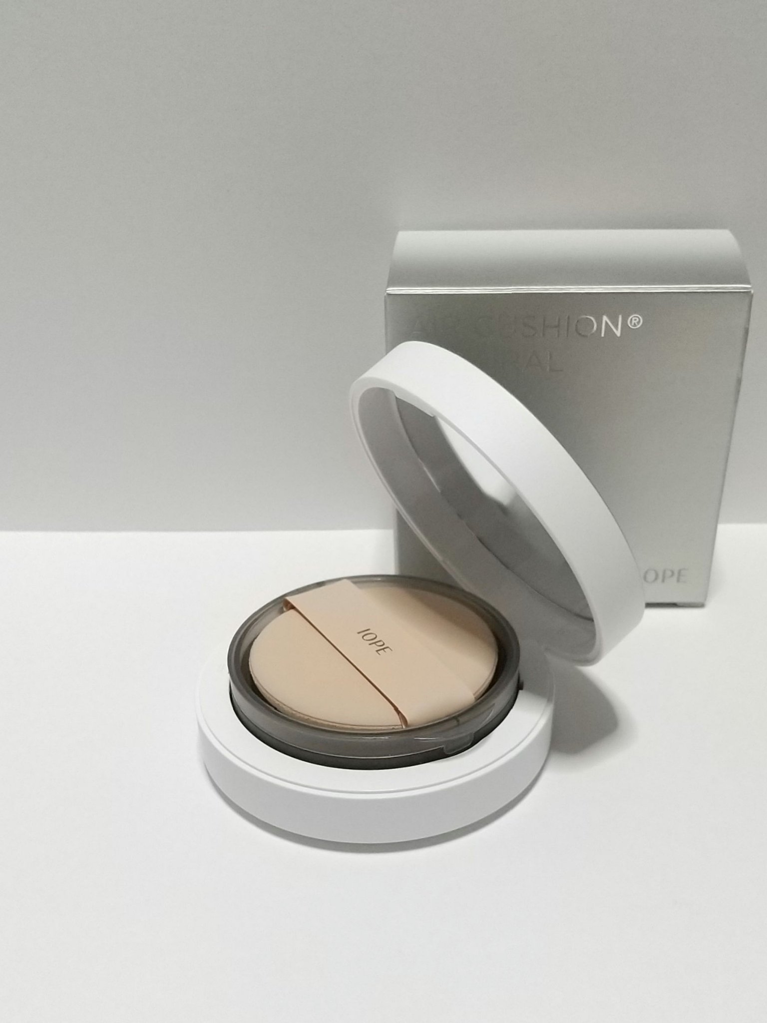 IOPE エアクッション ナチュラルのクチコミ「⭐️⭐️⭐️☆☆
薄づきツヤ肌仕上げ✨

IOPE
エアクッション ナチュラル
21N　バニラ.....」（2枚目）