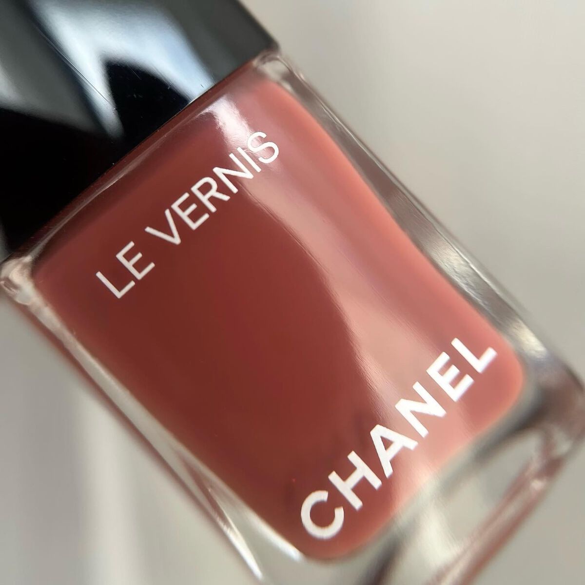 ヴェルニ ロング トゥニュ 945 エモシオン＜数量限定色＞/CHANEL/マニキュアを使ったクチコミ（2枚目）