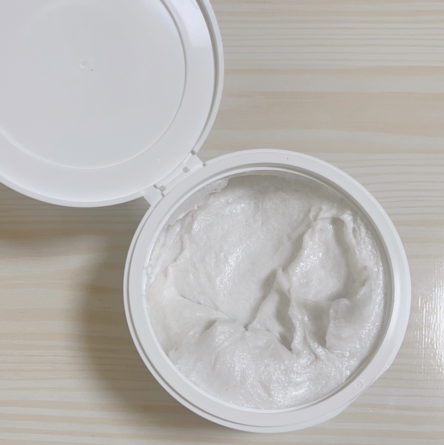 Leivy ボディスクラブ ゴートミルクのクチコミ「⁡
【レイヴィー人気の香り×保湿成分ゴートミルク配合のボディスクラブ🤍】
⁡
⁡
⁡
𓂃𓂃𓂃𓂃.....」（2枚目）