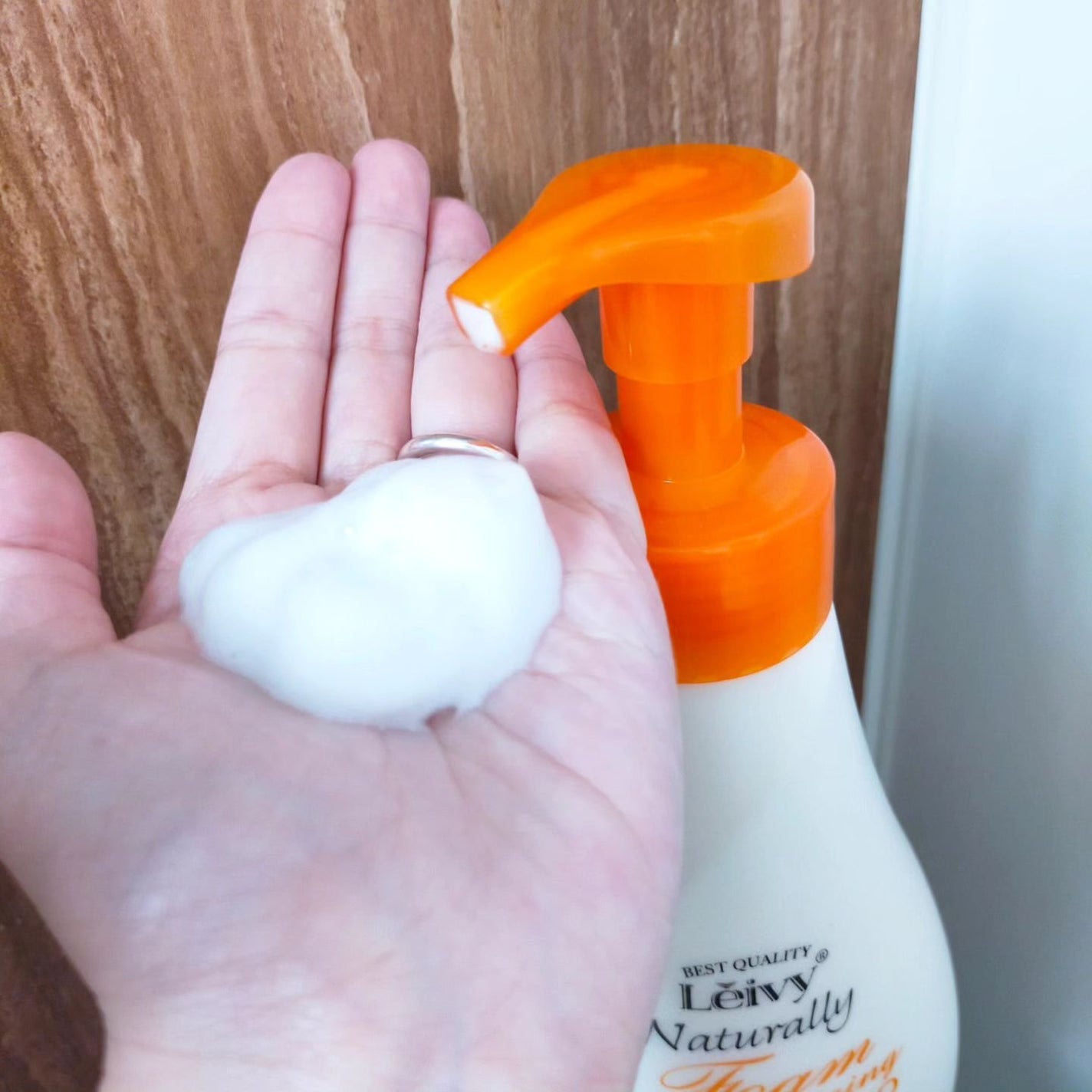 レイヴィーフォームボディシャンプーローヤルゼリー/Leivy/ボディソープを使ったクチコミ(6枚目)