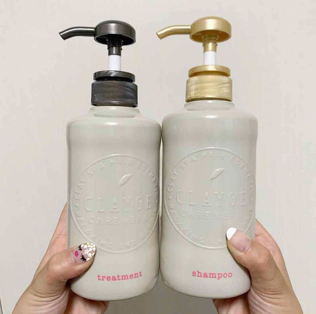 ⌇ヘアケア
#クレージュ シャンプー
トリートメント〜！！！
シンプルなボトルデザインが
おしゃれで可愛いの🥺💓
LOFTでも売ってるよ〜！
シャンプーした後すぐ流さずに
しばらく地肌を泡パックしてから
流すことで手軽に温冷ヘッドスパ
