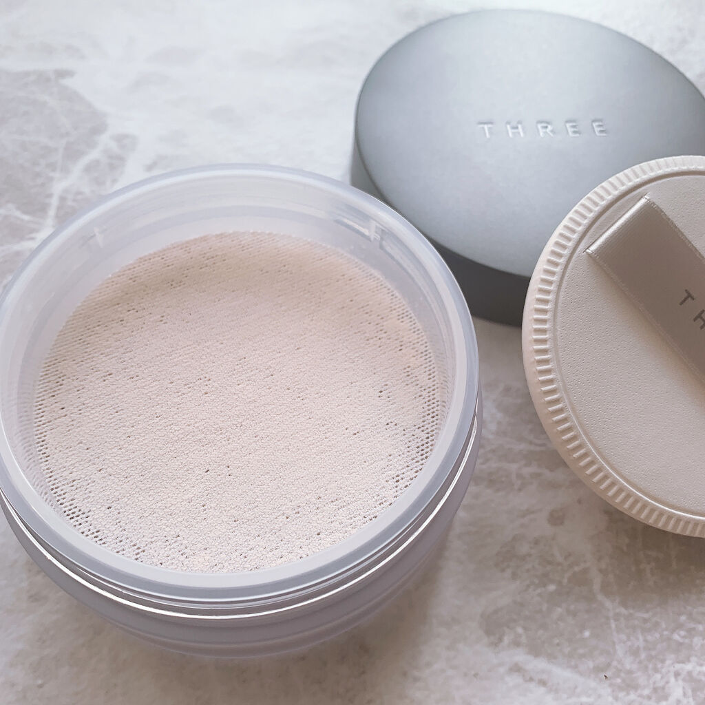 アドバンスドエシリアルスムースオペレーター ルースパウダー/THREE/ルースパウダーを使ったクチコミ（3枚目）