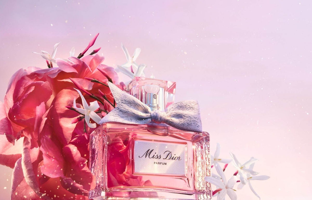 Dior(ディオール)の名香「ミス ディオール」を、濃厚なジャスミンと甘いベリーで再解釈した香りが登場！