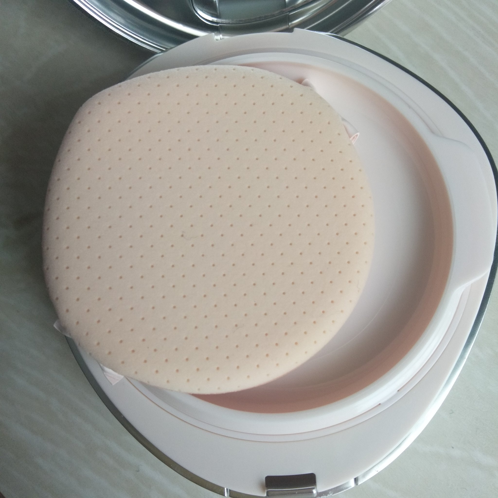 ウォーターベルベットカバークッション/wakemake/クッションファンデーションを使ったクチコミ（3枚目）