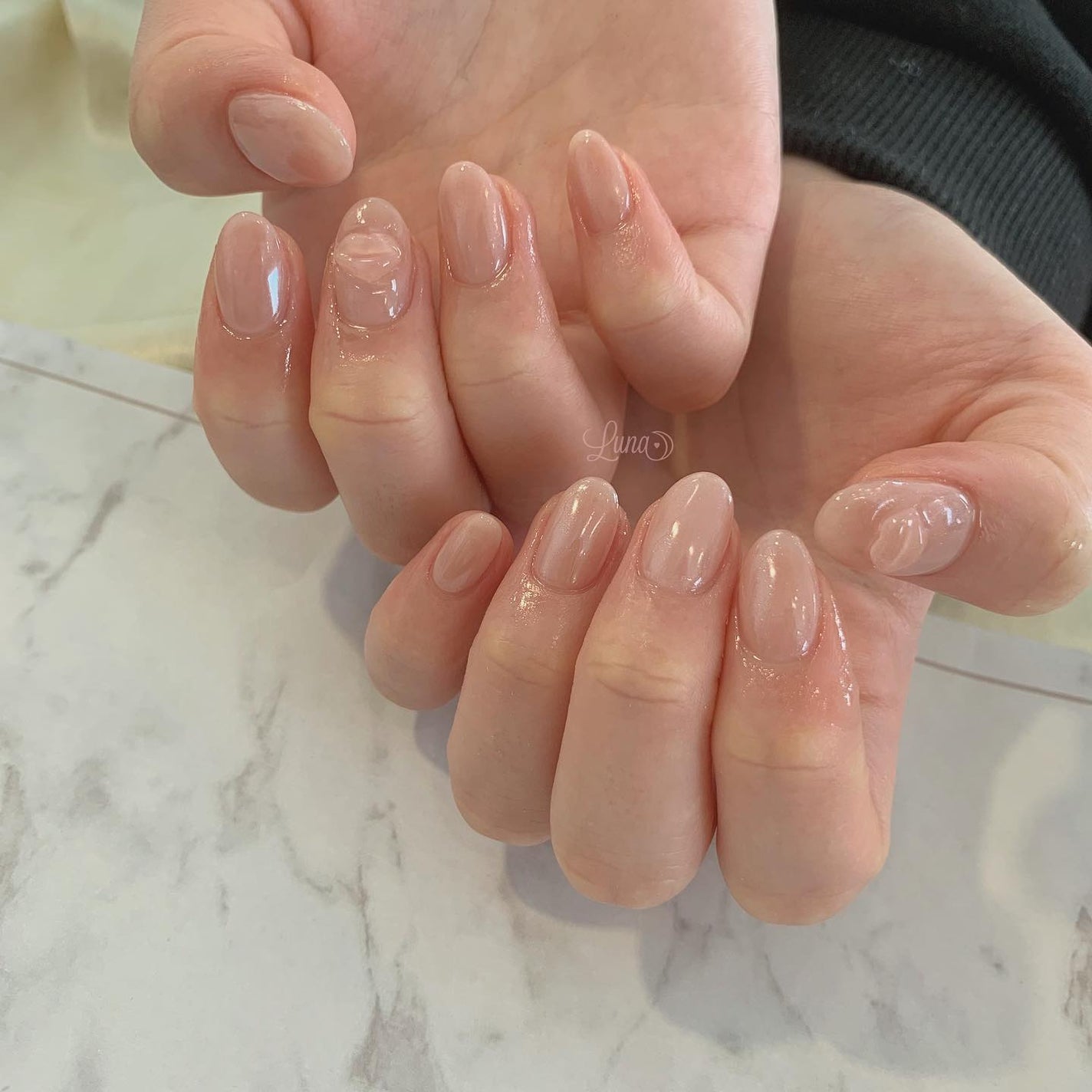 Iuna. Mizuki on LIPS 「.🩰🤍#nail#nailstagram#gelnail#ジ..」(1枚目)