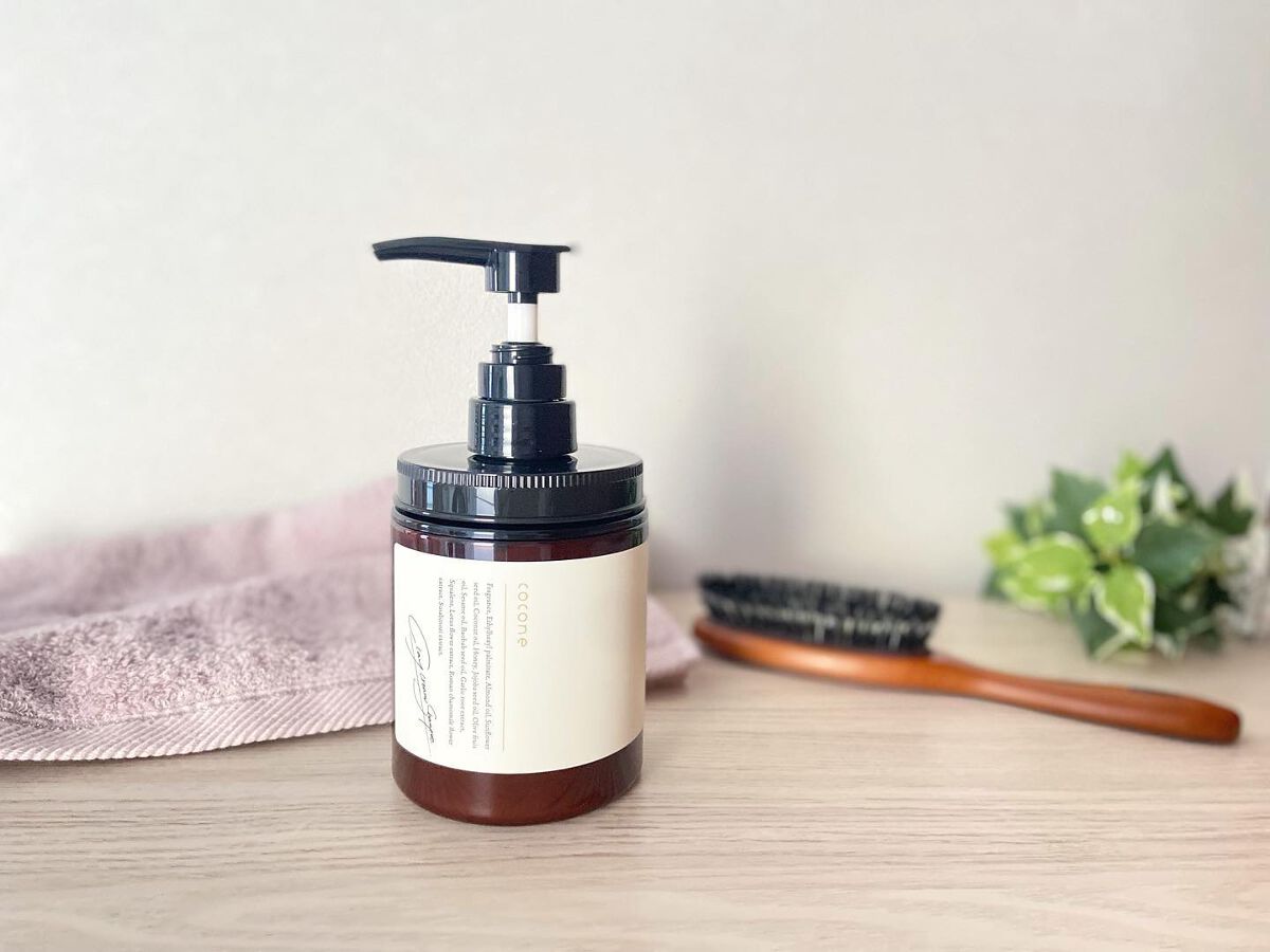 .
最近使ってよかったアイテム✐☡

coconeクレイクリームシャンプーです！

インスタでもめっちゃバズっていて、大好きなインスタグラマーさんが使っていてずーっと気になっていたcocone👏🏻💓

◎テクスチャ
どろっとした感じの