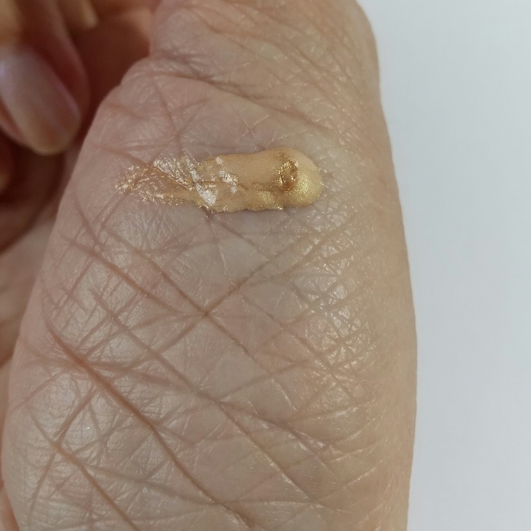 コンプリートハーモニーファンデーション/THREE/リキッドファンデーションを使ったクチコミ（2枚目）