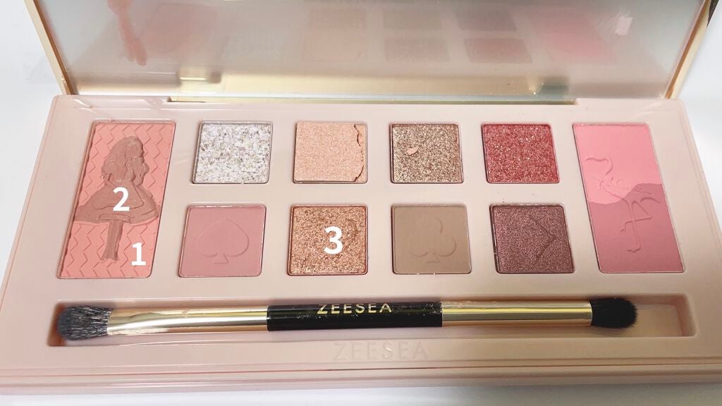 アリスドリームランドシリーズ 12色アイシャドウパレット(ZEESEA×大英博物館)/ZEESEA/アイシャドウパレットを使ったクチコミ(2枚目)