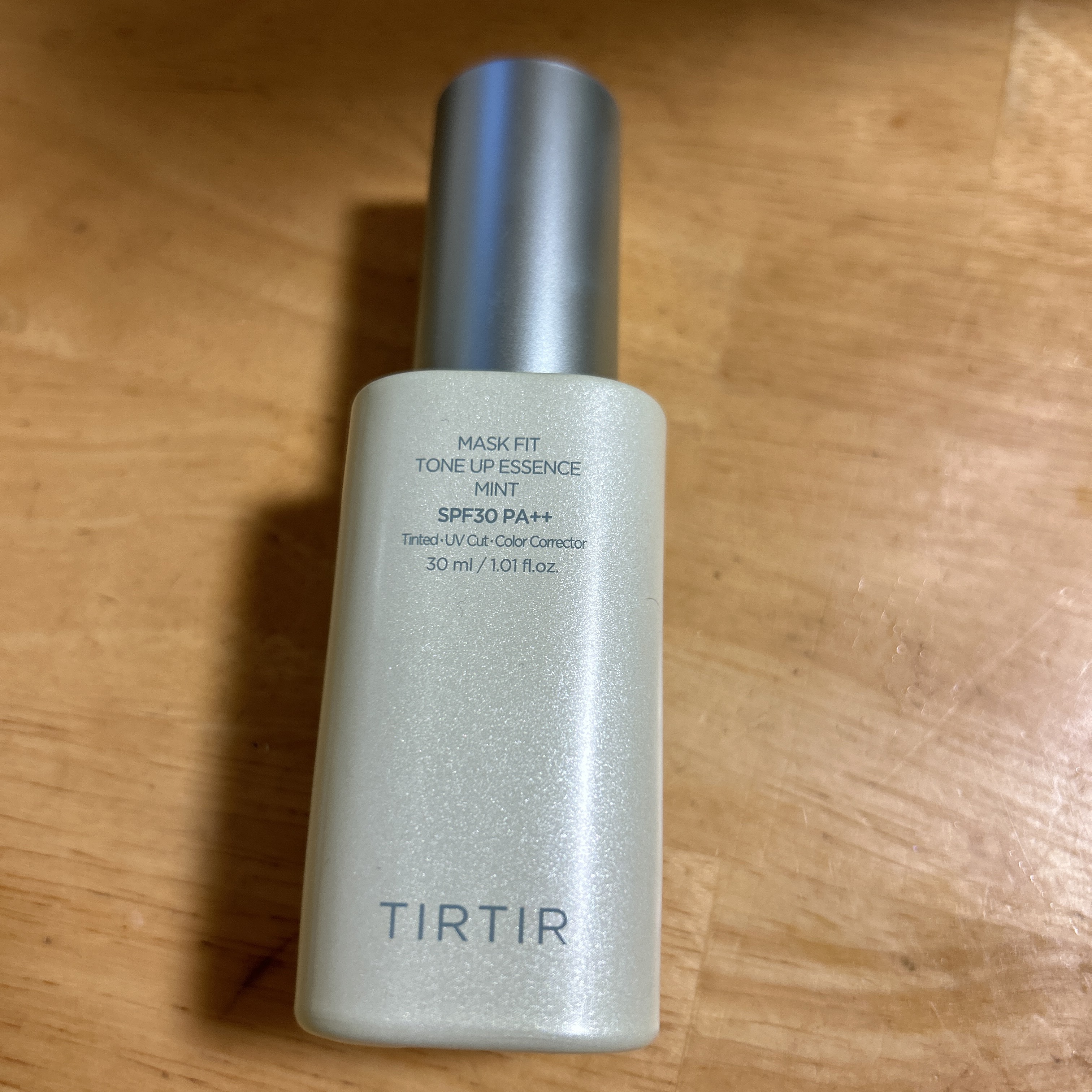 TIRTIR
マスクフィット トーンアップエッセンス ミント

なんかピリピリした気がする
トーンアップ効果はある

#tirtir 
#マスクフィット トーンアップエッセンス ミント