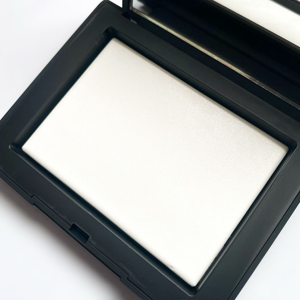 ライトリフレクティングセッティングパウダー　プレスト　N/NARS/プレストパウダーを使ったクチコミ（2枚目）