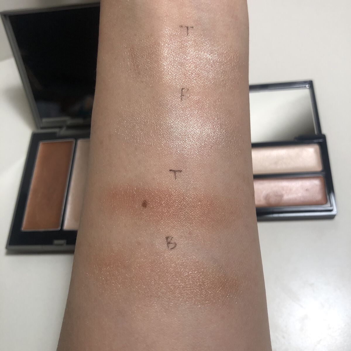 THREE シマリング グロー デュオ/THREE/クリームハイライトを使ったクチコミ（2枚目）