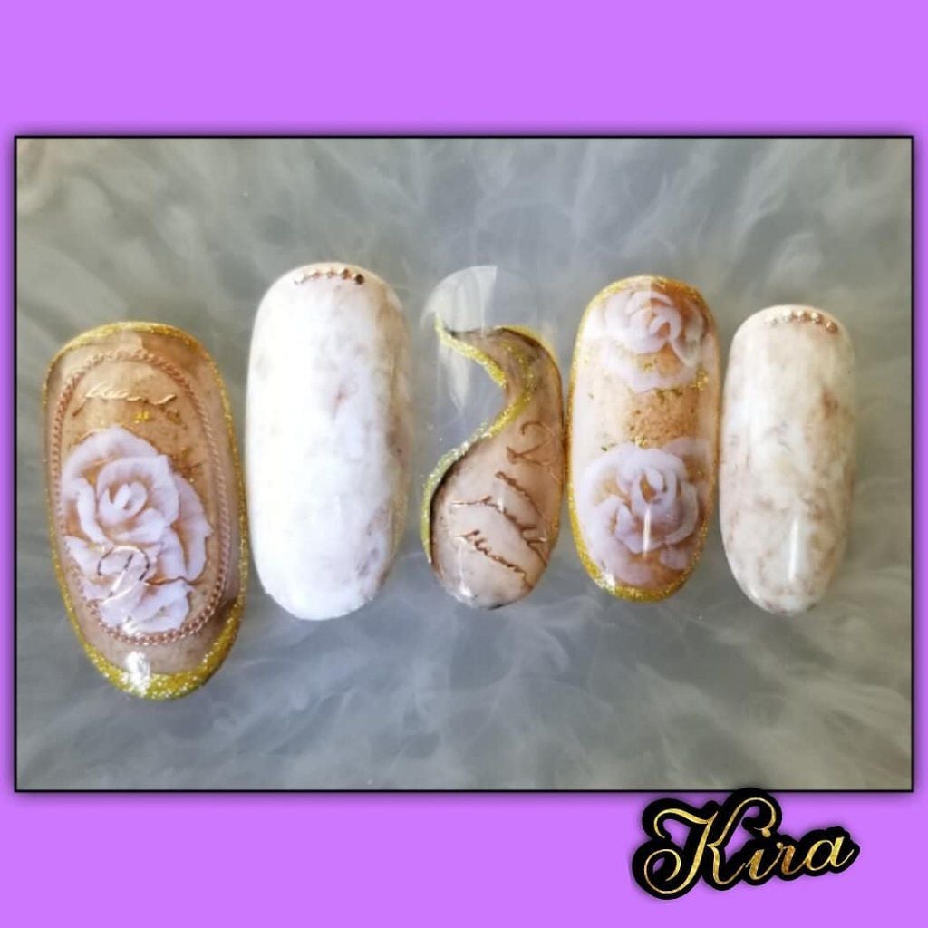 r.kira.nail on LIPS 「こんなアンティークな感じのデザインも✨たまには良いかも🤗・・・..」(1枚目)