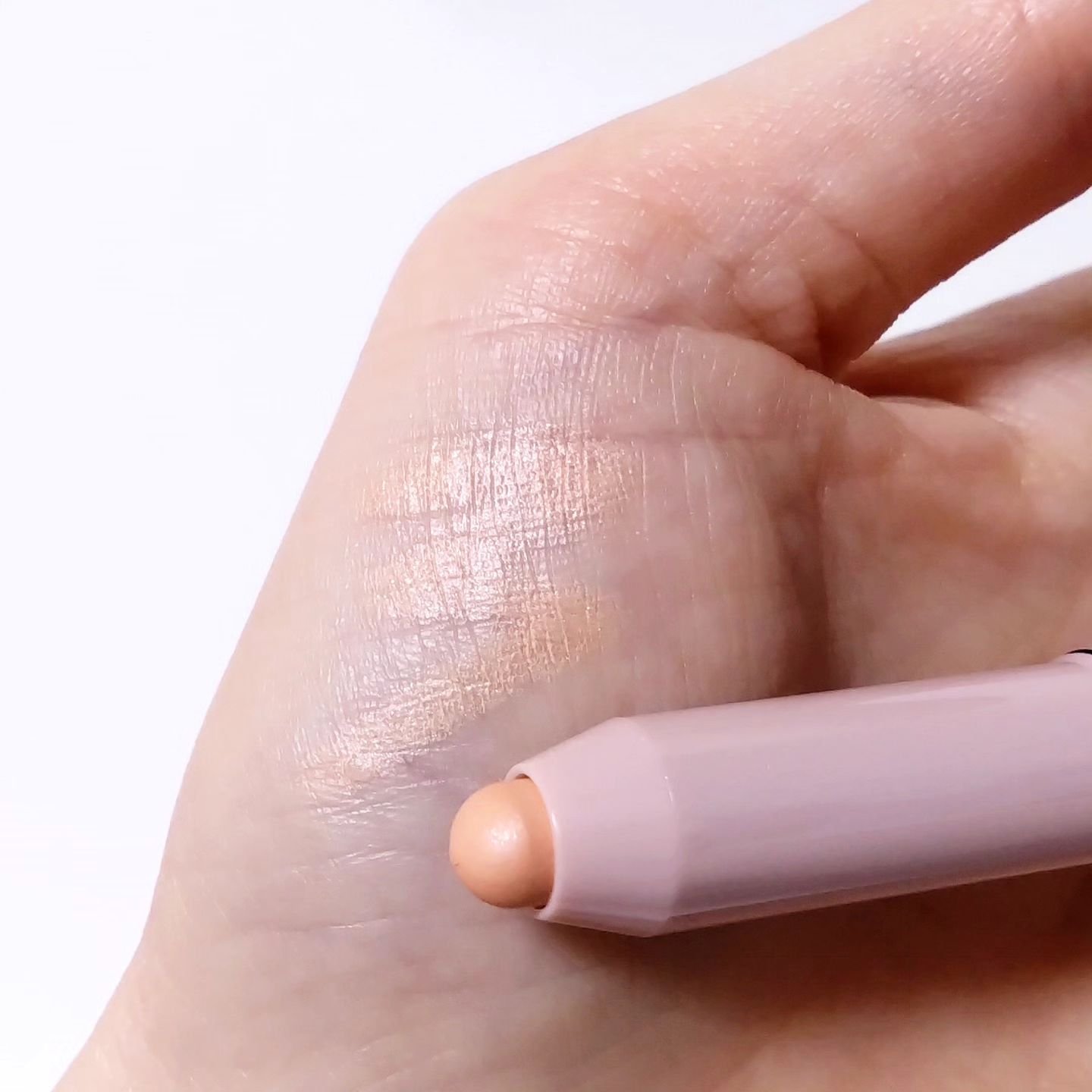 ウォンジョンヨ　メタルシャワーペンシル 04 リコッタピーチ/Wonjungyo/スティックアイシャドウを使ったクチコミ（1枚目）