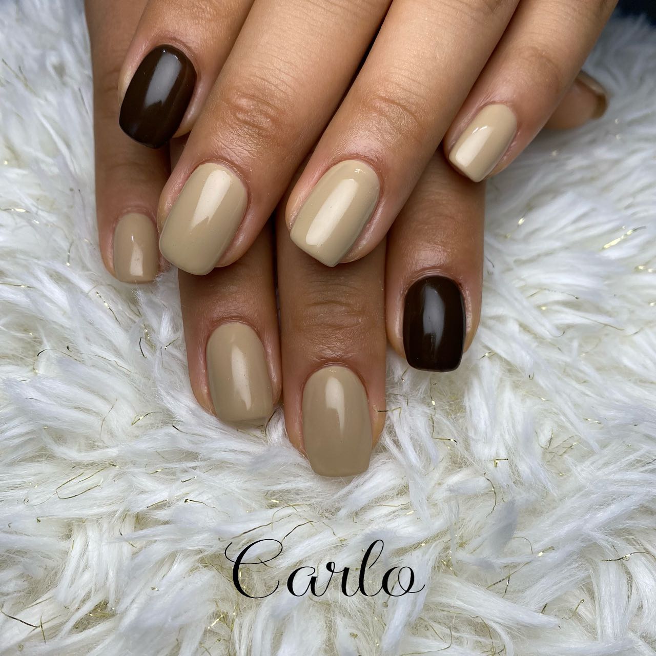YUKA on LIPS 「.simple.¥4000-..#nail#nailist#ネ..」(1枚目)