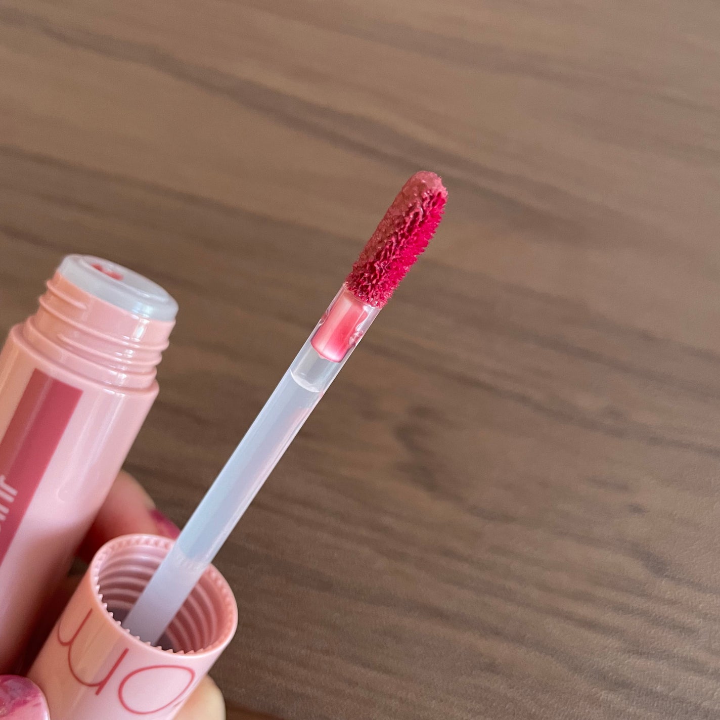 ジューシーラスティングティント/rom&nd/リップティントを使ったクチコミ(2枚目)