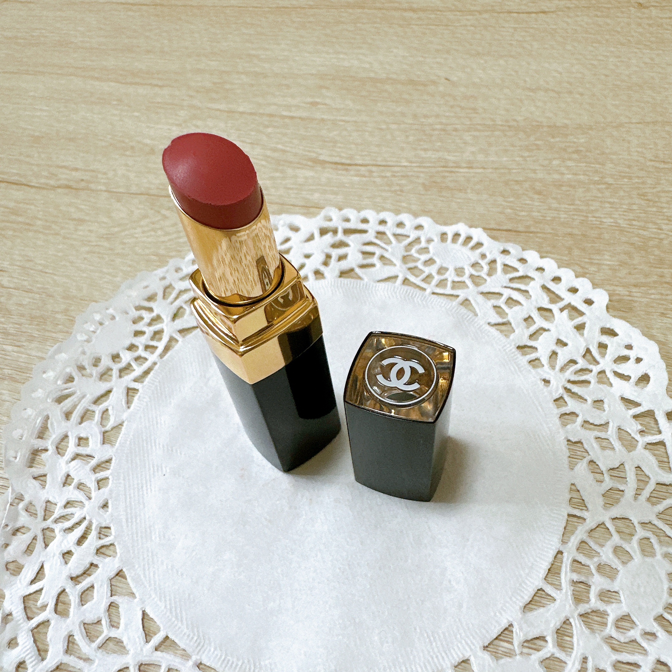 ルージュ ココ フラッシュ 90 ジュール/CHANEL/口紅を使ったクチコミ（2枚目）