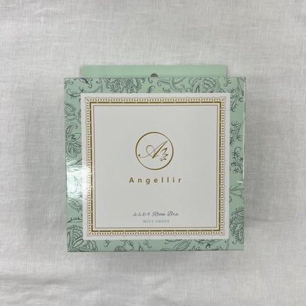 ミントグリーン